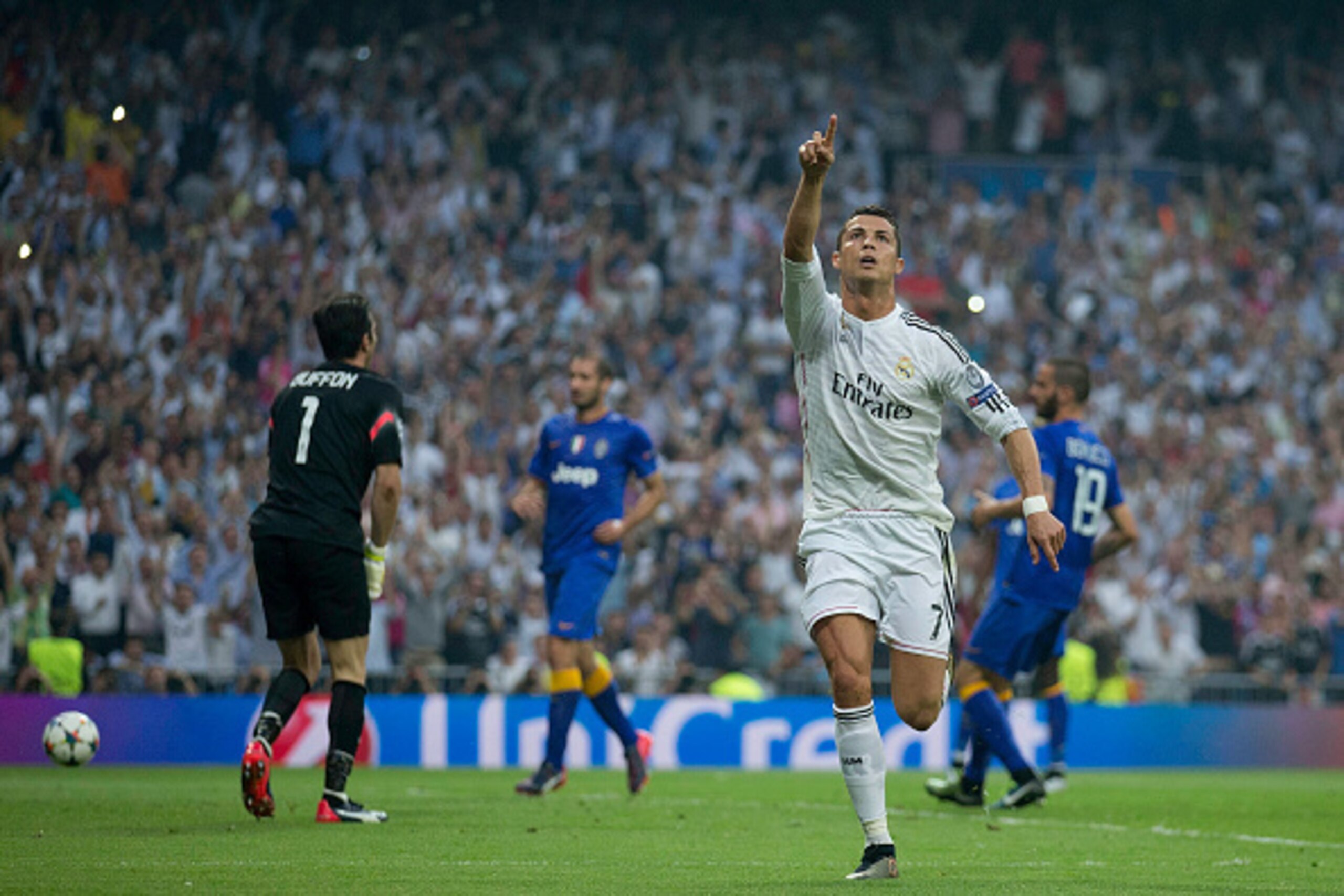 MADRID, SPAIN - MAY 13: Cristiano Ronaldo of Real Madrid CF celebrates scoring their opening goal during the UEFA Champions League semi-final second leg match between Real Madrid CF and Juventus at Estadio Santiago Bernabeu on May 13, 2015 in Madrid, Spai MADRID, SPAIN - MAY 13: Cristiano Ronaldo of Real Madrid CF celebrates scoring their opening goal during the UEFA Champions League semi-final second leg match between Real Madrid CF and Juventus at Estadio Santiago Bernabeu on May 13, 2015 in Madrid, Spai