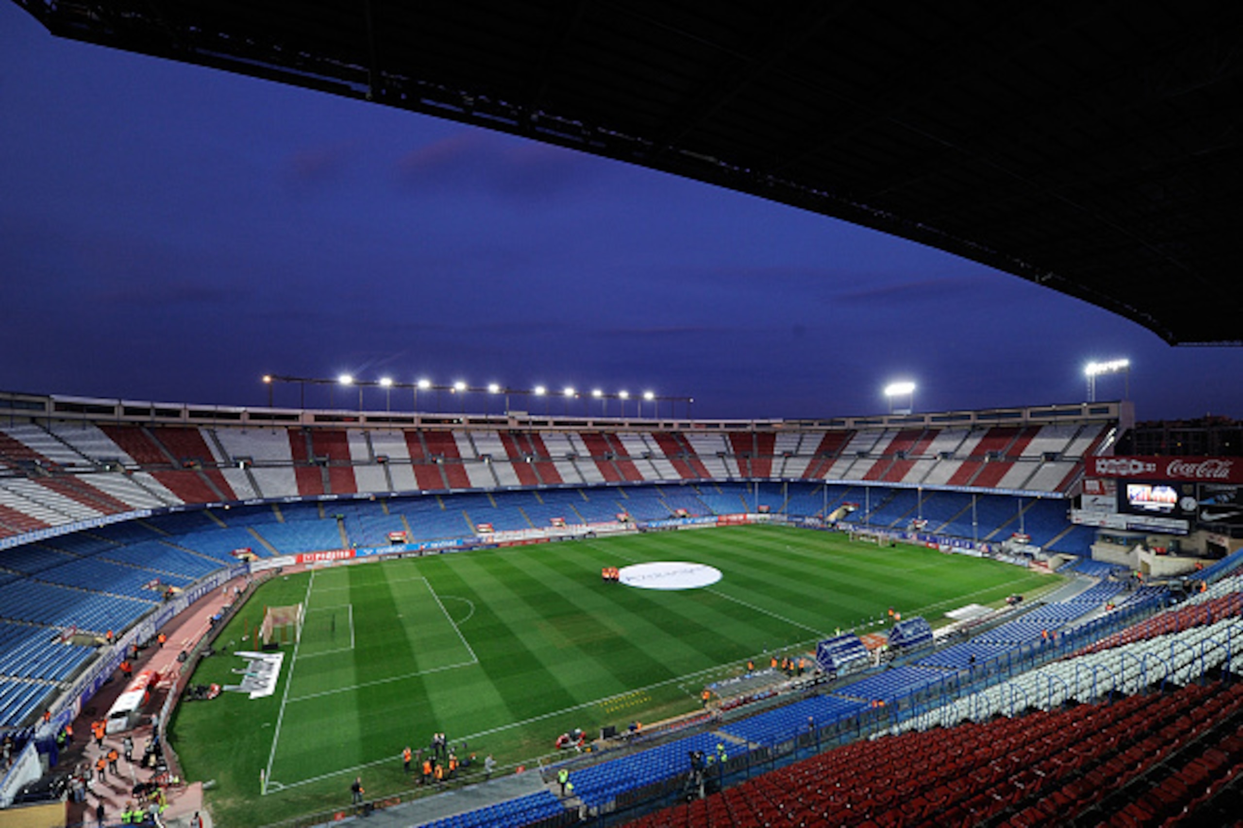 MADRID, SPAIN - MARCH 08: View of the Vicente Calderon stadium ahead of the Lia Liga match between Club Atletico de Madrid and Valencia CF at Vicente Calderon Stadium on March 8, 2015 in Madrid, Spain. (Photo by Denis Doyle/Getty Images) MADRID, SPAIN - MARCH 08: View of the Vicente Calderon stadium ahead of the Lia Liga match between Club Atletico de Madrid and Valencia CF at Vicente Calderon Stadium on March 8, 2015 in Madrid, Spain. (Photo by Denis Doyle/Getty Images)
