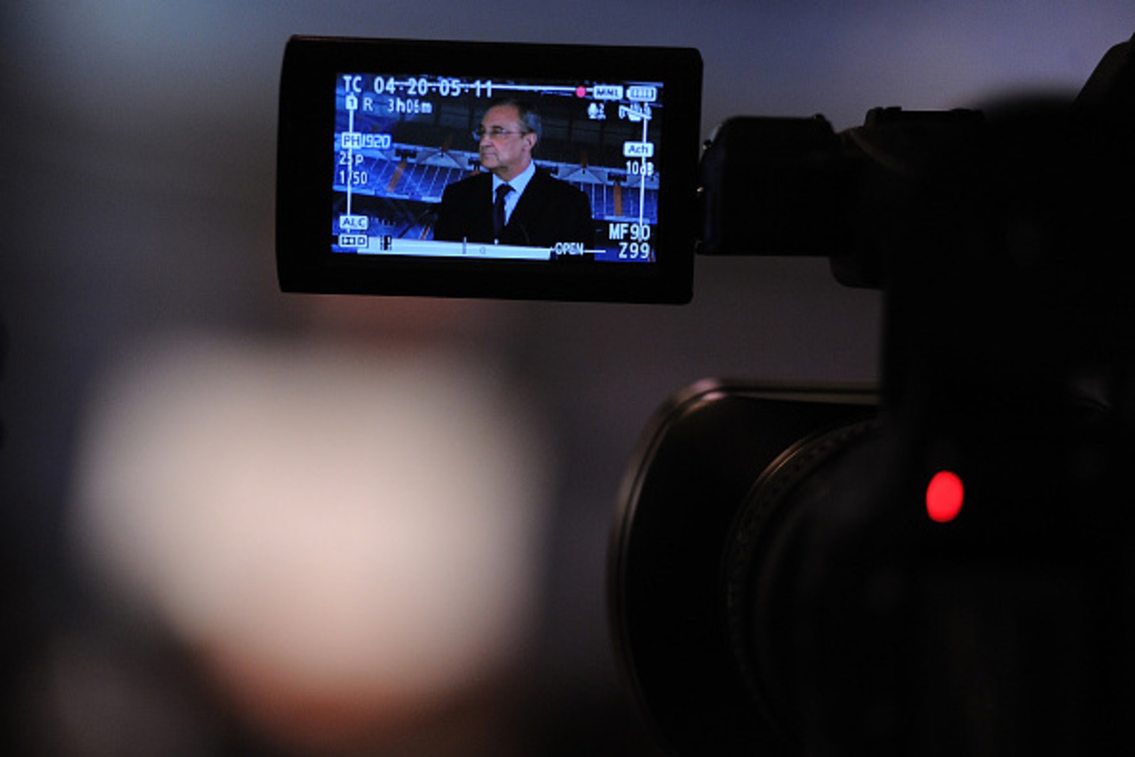 MADRID, SPAIN - MAY 25:  A video camera screen shows President Florentino Perez of Real Madrid holding a news conference at the Santiago Bernabeu stadium on May 25, 2015 in Madrid, Spain. Perez announced the club's decision to let go their head coach Carl