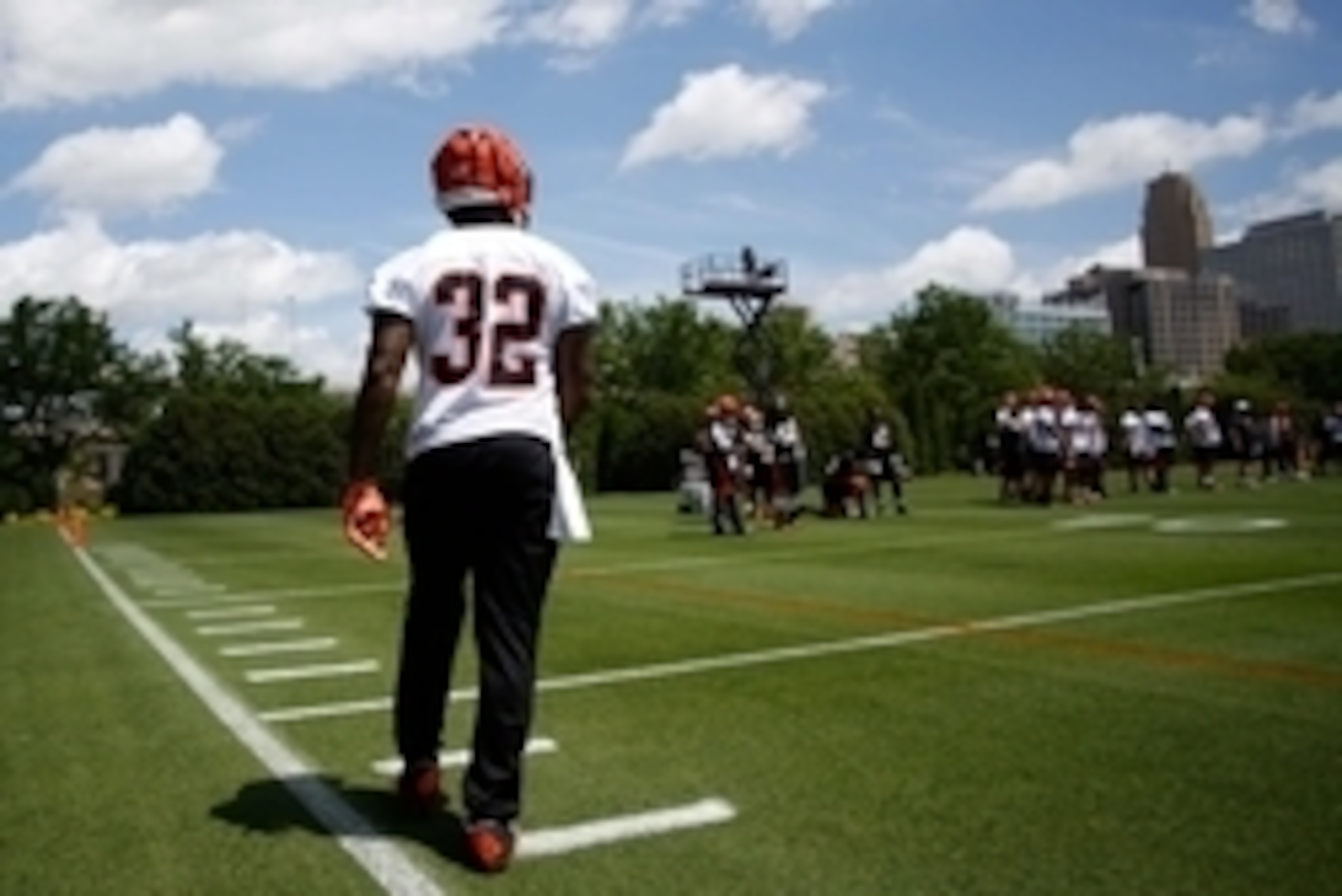 May 26, 2015; Cincinnati, OH, USA; Cincinnati Bengals running back Jeremy Hill (32) during OTAs at Paul Brown Stadium. Mandatory Credit: Aaron Doster-USA TODAY Sports May 26, 2015; Cincinnati, OH, USA; Cincinnati Bengals running back Jeremy Hill (32) during OTAs at Paul Brown Stadium. Mandatory Credit: Aaron Doster-USA TODAY Sports