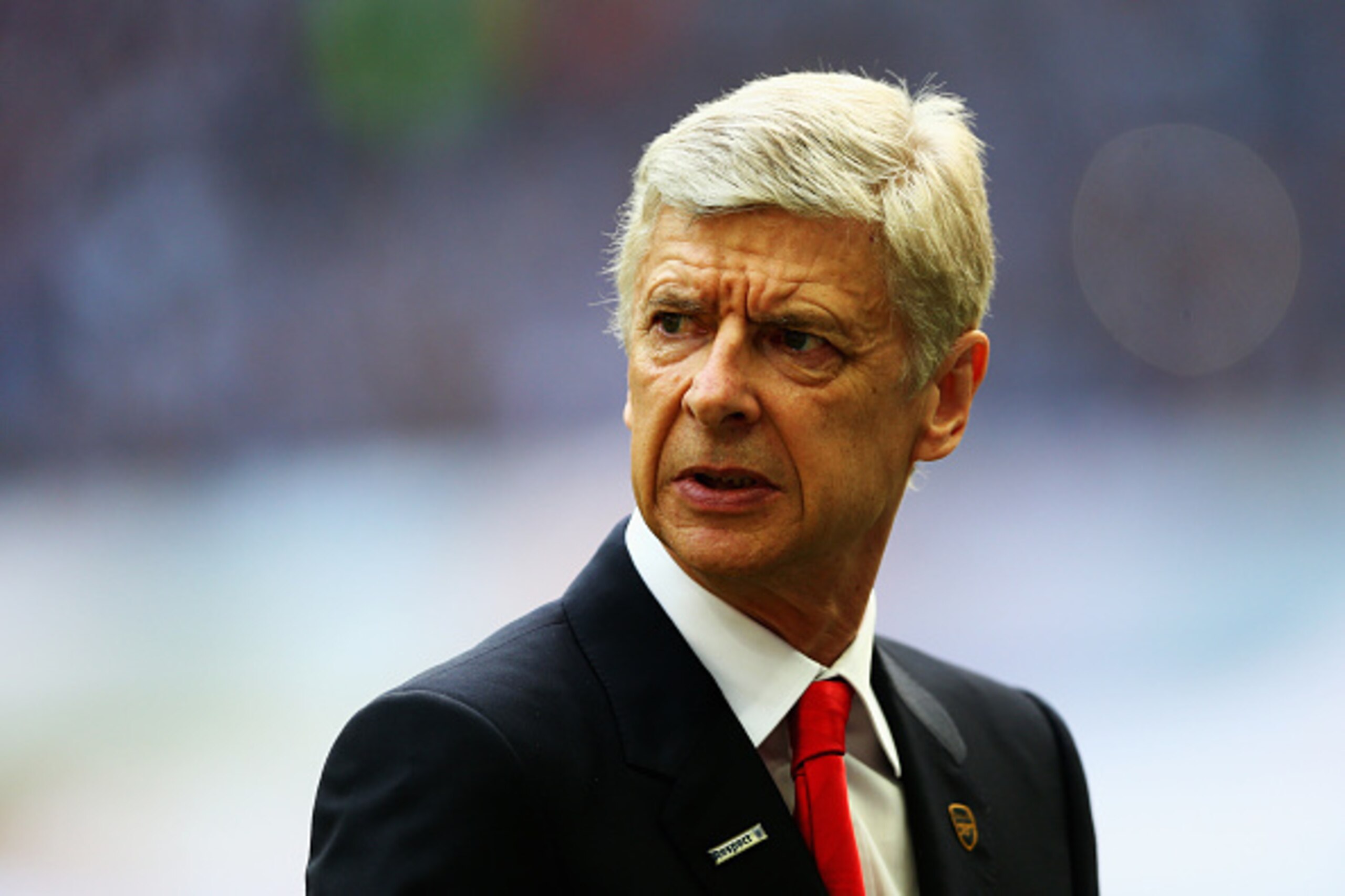 LONDON, ENGLAND - MAY 30:  Arsene Wenger manager of Arsenal looks on prior to during the FA Cup Final between Aston Villa and Arsenal at Wembley Stadium on May 30, 2015 in London, England.  (Photo by Paul Gilham/Getty Images)