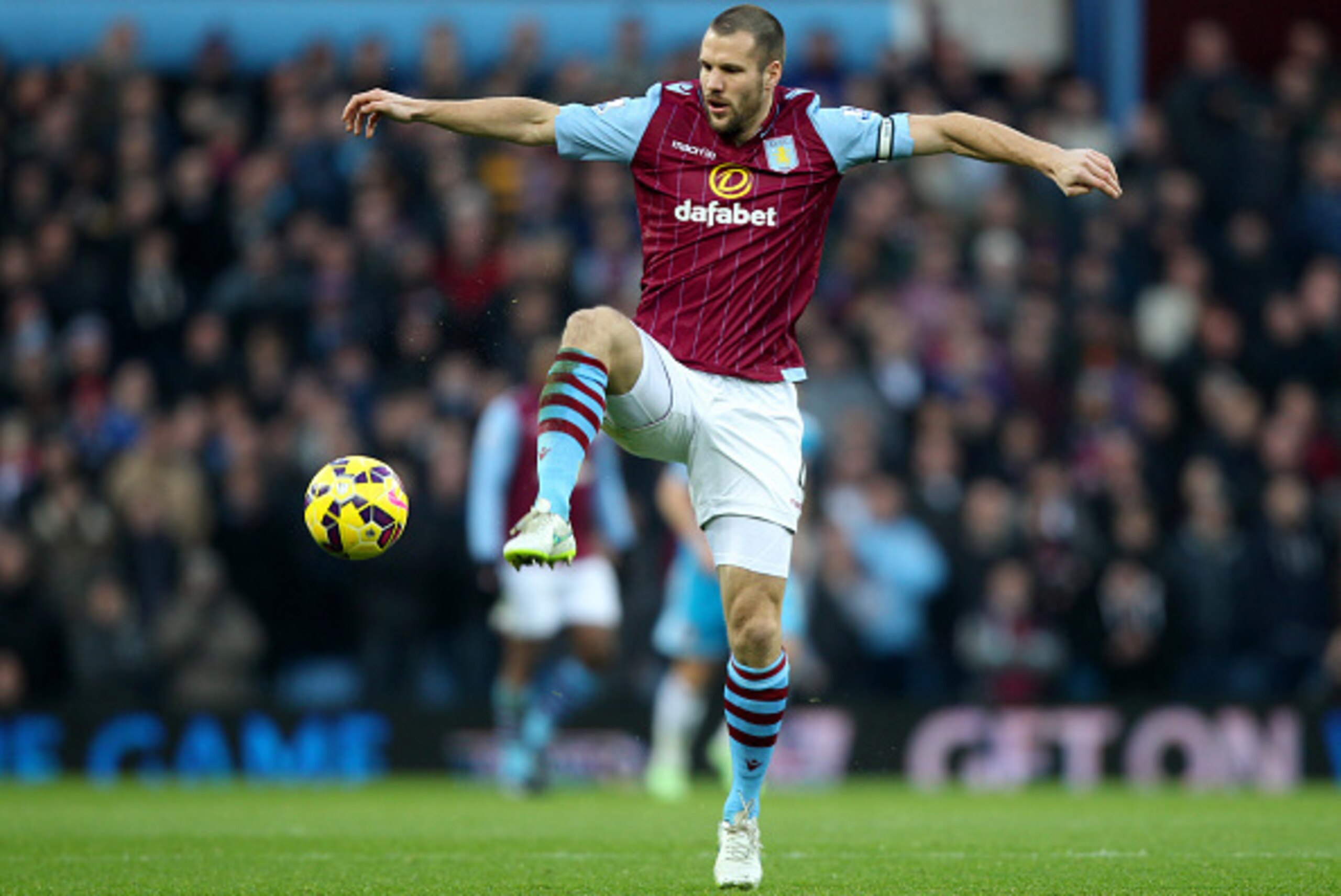 BIRMINGHAM, ENGLAND - DECEMBER 28:  Ron Vlaar of Aston Villa controls the ball during the Barclays Premier League match between Aston Villa and Sunderland at Villa Park on December 28, 2014 in Birmingham, England.  (Photo by Ben Hoskins/Getty Images)