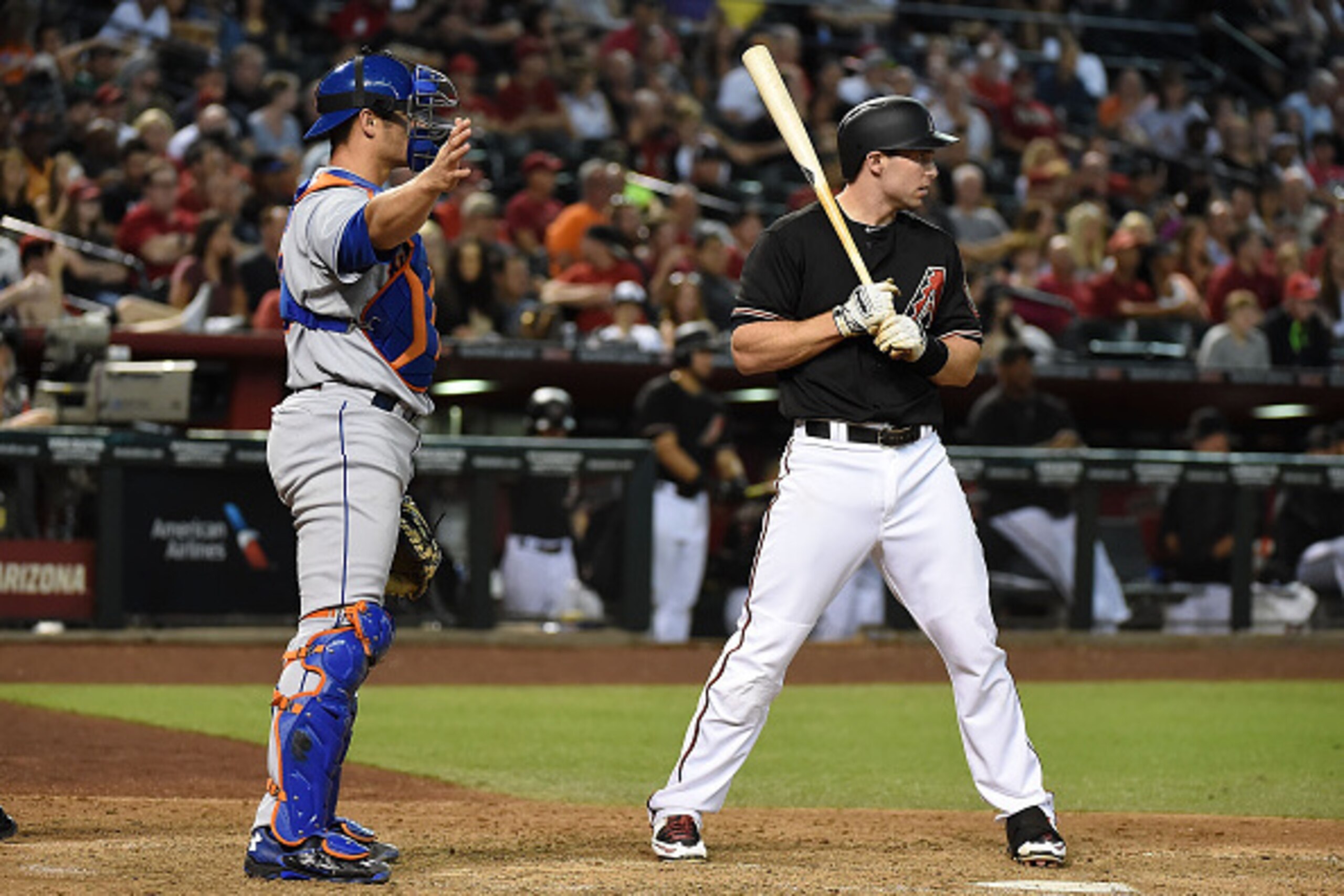 PHOENIX, AZ - JUNE 06:  Anthony Recker #20 of the New York Mets calls for an intentional walk as Paul Goldschmidt #44 of the Arizona Diamondbacks looks on during the eighth inning at Chase Field on June 6, 2015 in Phoenix, Arizona.  (Photo by Norm Hall/Ge