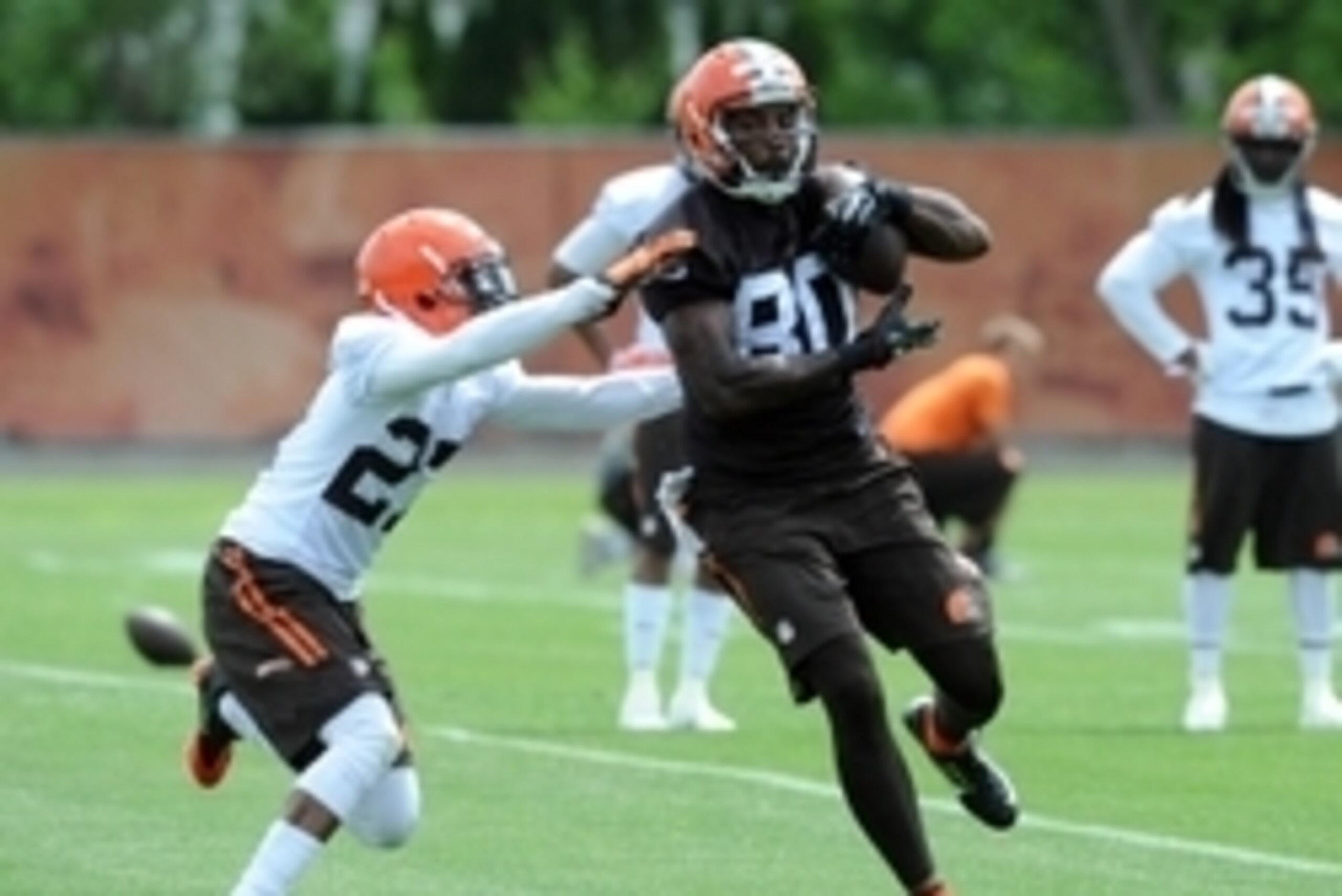 May 26, 2015; Berea, OH, USA; Cleveland Browns defensive back Robert Nelson (27) and wide receiver Dwayne Bowe (80) during organized team activities at the Cleveland Browns training facility. Mandatory Credit: Ken Blaze-USA TODAY Sports
