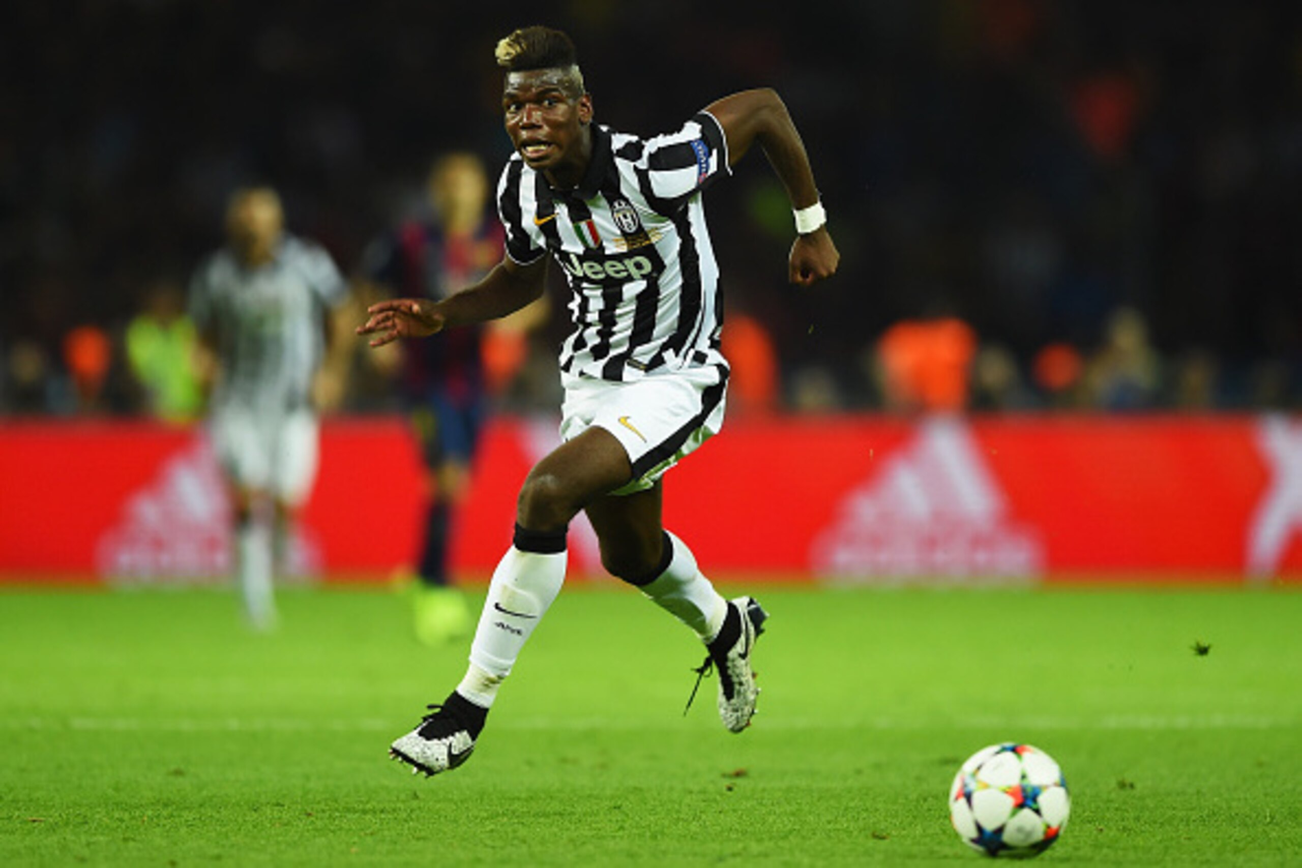BERLIN, GERMANY - JUNE 06: Paul Pogba of Juventus in action during the UEFA Champions League Final between Juventus and FC Barcelona at Olympiastadion on June 6, 2015 in Berlin, Germany.  (Photo by Shaun Botterill/Getty Images)