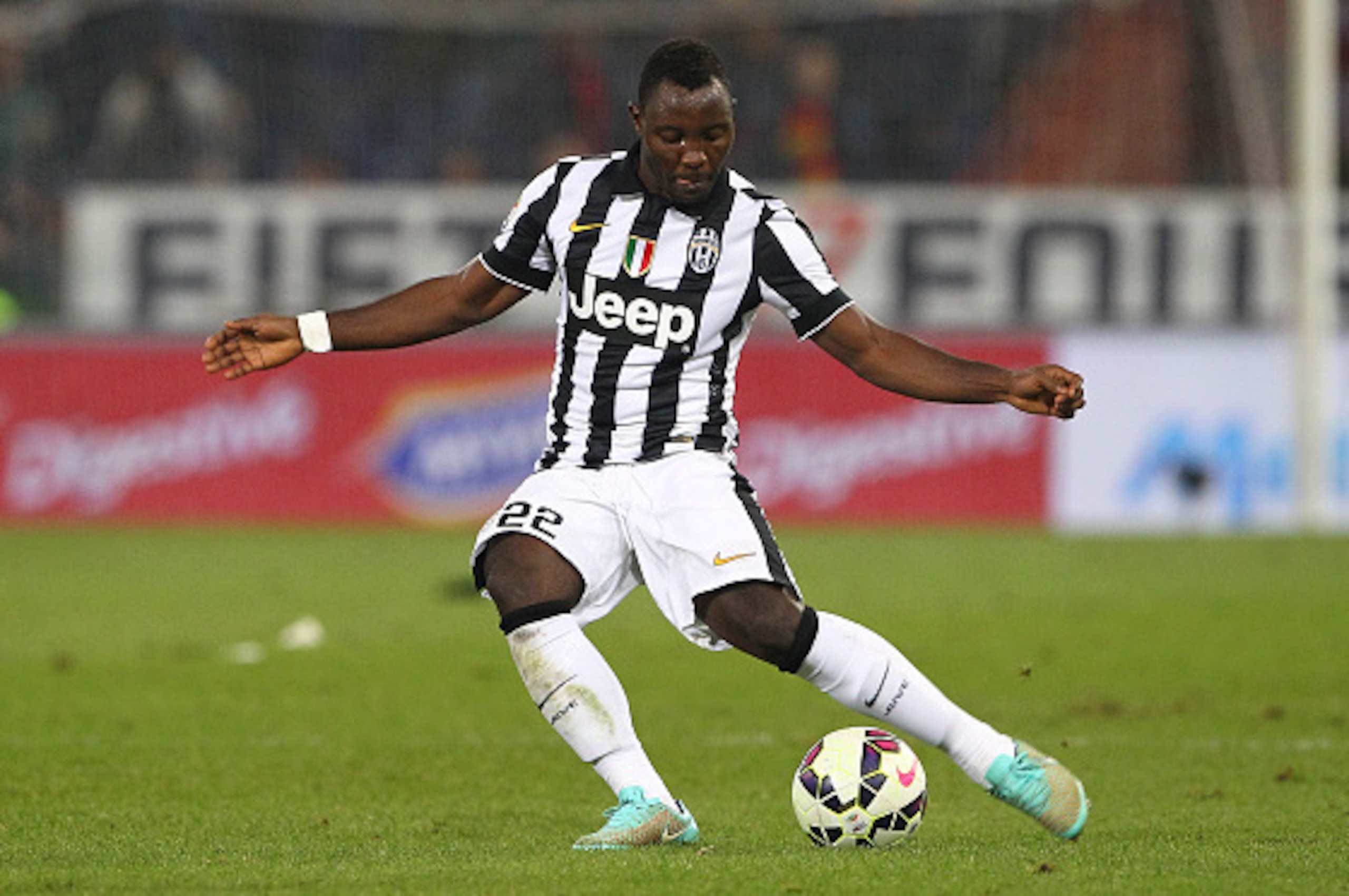 GENOA, ITALY - OCTOBER 29:  Kwadwo Asamoah of Juventus FC in action during the Serie A match between Genoa CFC and Juventus FC at Stadio Luigi Ferraris on October 29, 2014 in Genoa, Italy.  (Photo by Marco Luzzani/Getty Images)