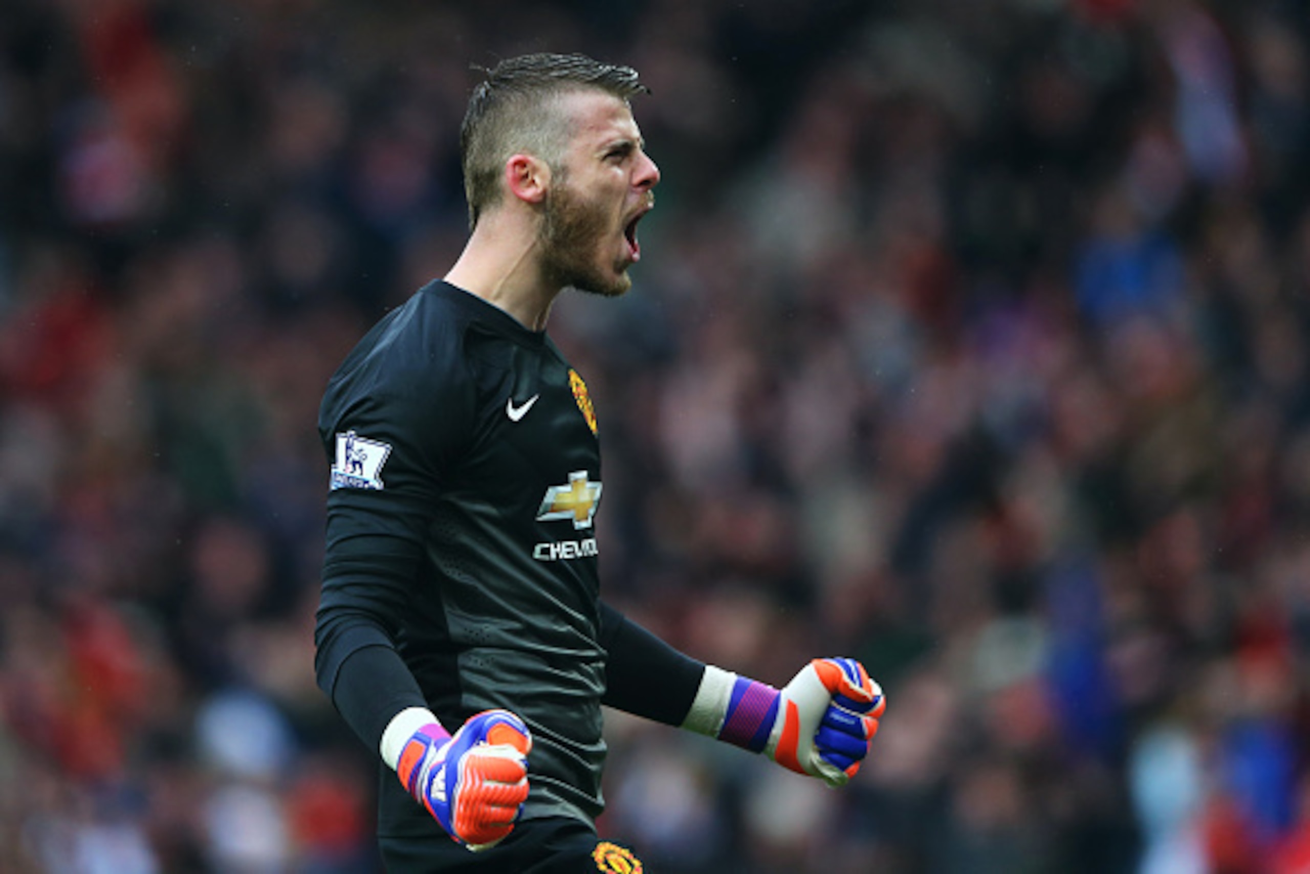 MANCHESTER, ENGLAND - APRIL 12:  David De Gea of Manchester United celebrates during the Barclays Premier League match between Manchester United and Manchester City at Old Trafford on April 12, 2015 in Manchester, England.  (Photo by Alex Livesey/Getty Im
