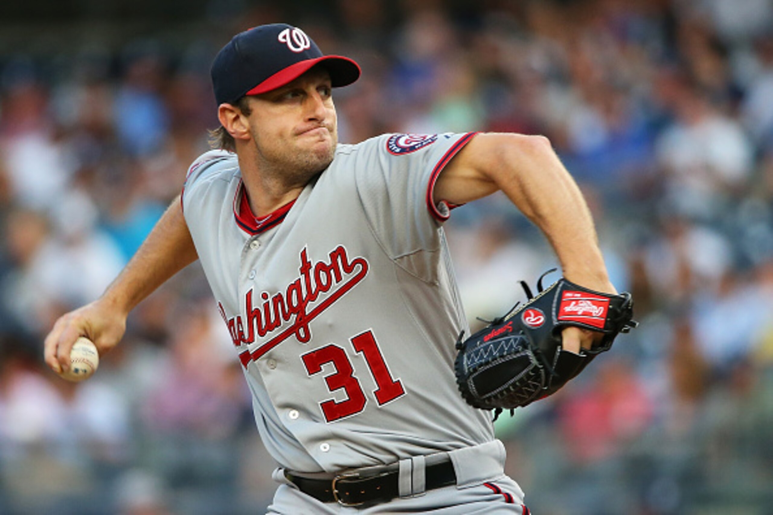 NEW YORK, NY - JUNE 09:  Max Scherzer #31 of the Washington Nationals pitches in the first inning against the New York Yankees at Yankee Stadium on June 9, 2015 in the Bronx borough of New York City.  (Photo by Mike Stobe/Getty Images)