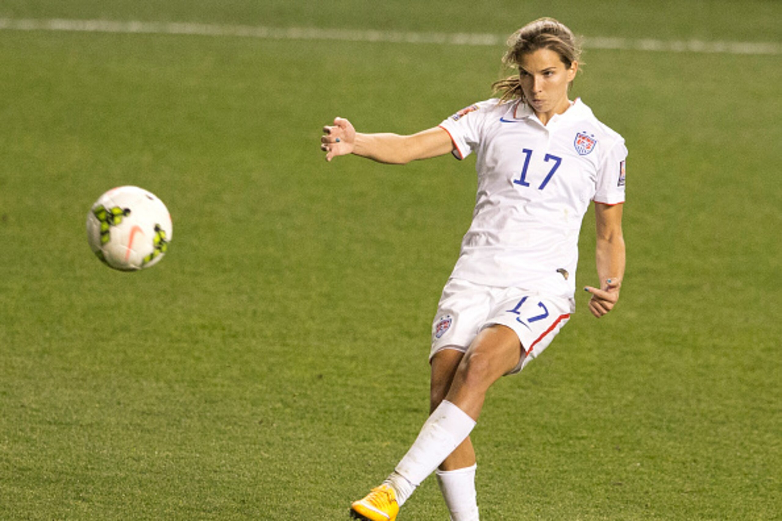 CHESTER, PA - OCTOBER 24: Tobin Heath #17 of the United States plays in the game against Mexico in the 2014 CONCACAF Women's Championship semifinal game on October 24, 2014 at PPL Park in Chester, Pennsylvania. (Photo by Mitchell Leff/Getty Images) CHESTER, PA - OCTOBER 24: Tobin Heath #17 of the United States plays in the game against Mexico in the 2014 CONCACAF Women's Championship semifinal game on October 24, 2014 at PPL Park in Chester, Pennsylvania. (Photo by Mitchell Leff/Getty Images)