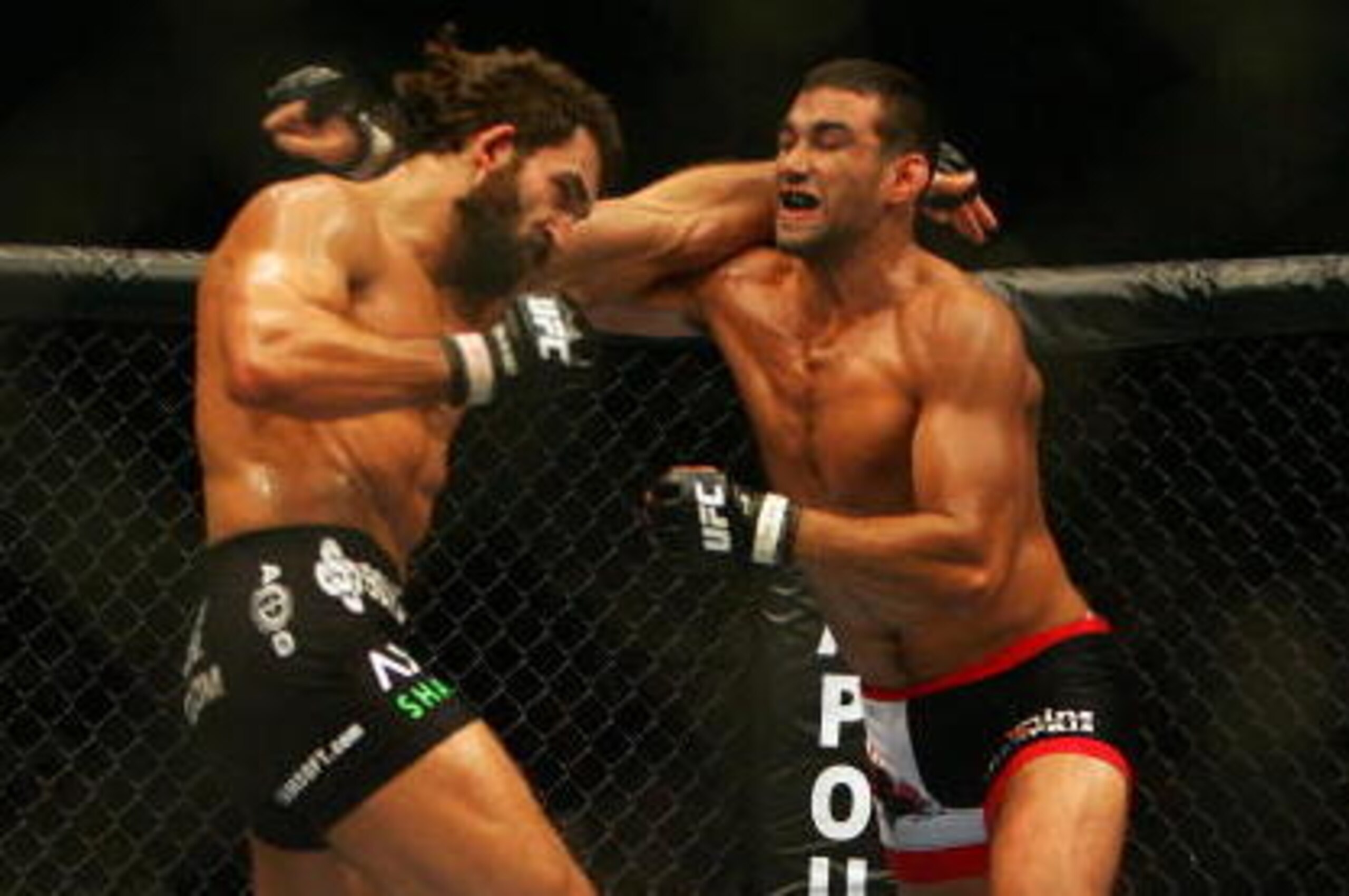 MANCHESTER, UNITED KINGDOM - APRIL 21: Andrei Arlovski of USA and Fabricio Werdum of Brazil in action during a Heavyweight bout of the Ultimate Fighting Championship at the Manchester Evening News Arena on April 21, 2007 in Manchester, England (Photo by G MANCHESTER, UNITED KINGDOM - APRIL 21: Andrei Arlovski of USA and Fabricio Werdum of Brazil in action during a Heavyweight bout of the Ultimate Fighting Championship at the Manchester Evening News Arena on April 21, 2007 in Manchester, England (Photo by G