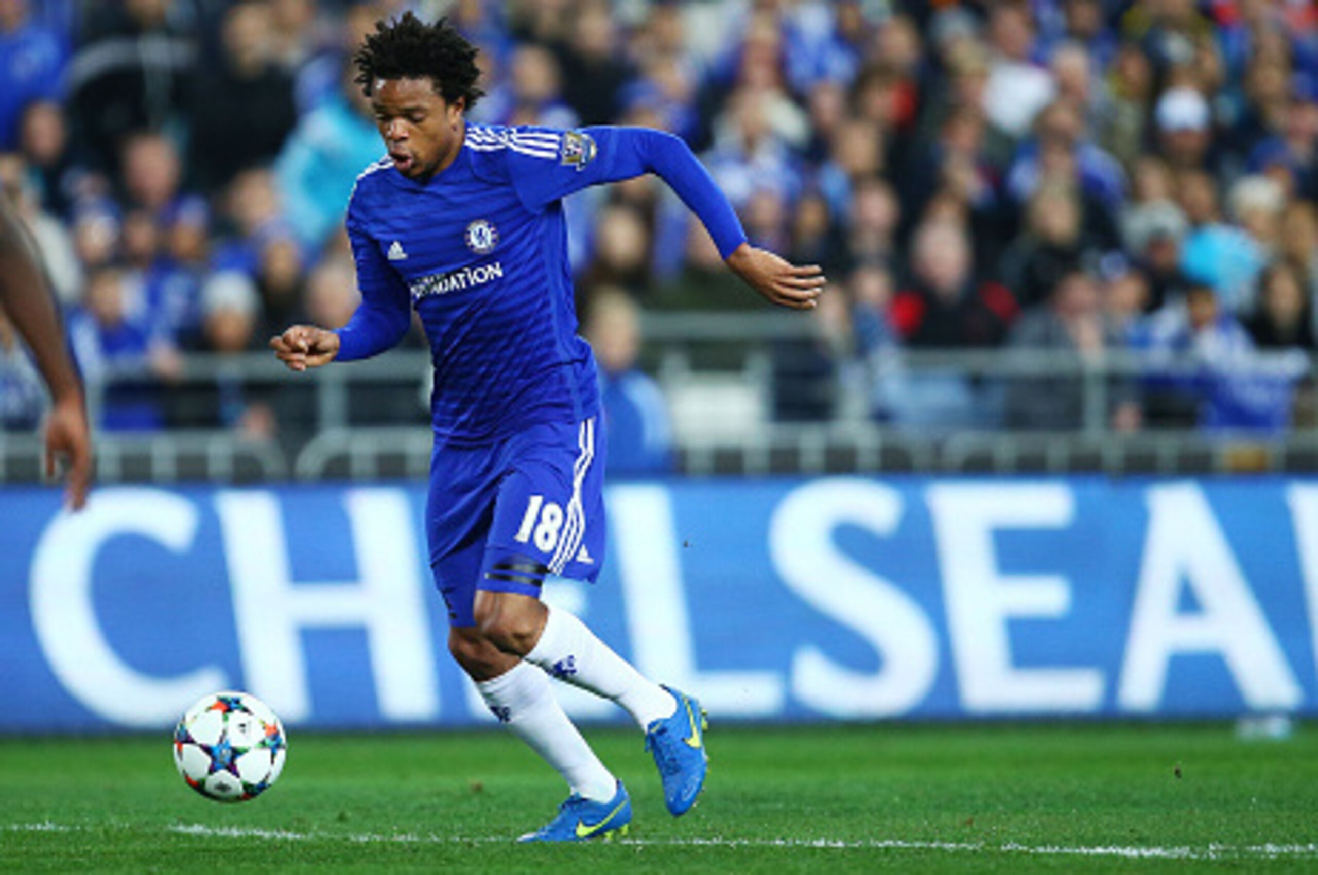 SYDNEY, AUSTRALIA - JUNE 02:  Loc Remy of Chelsea controls the ball during the international friendly match between Sydney FC and Chelsea FC at ANZ Stadium on June 2, 2015 in Sydney, Australia.  (Photo by Matt King/Getty Images)