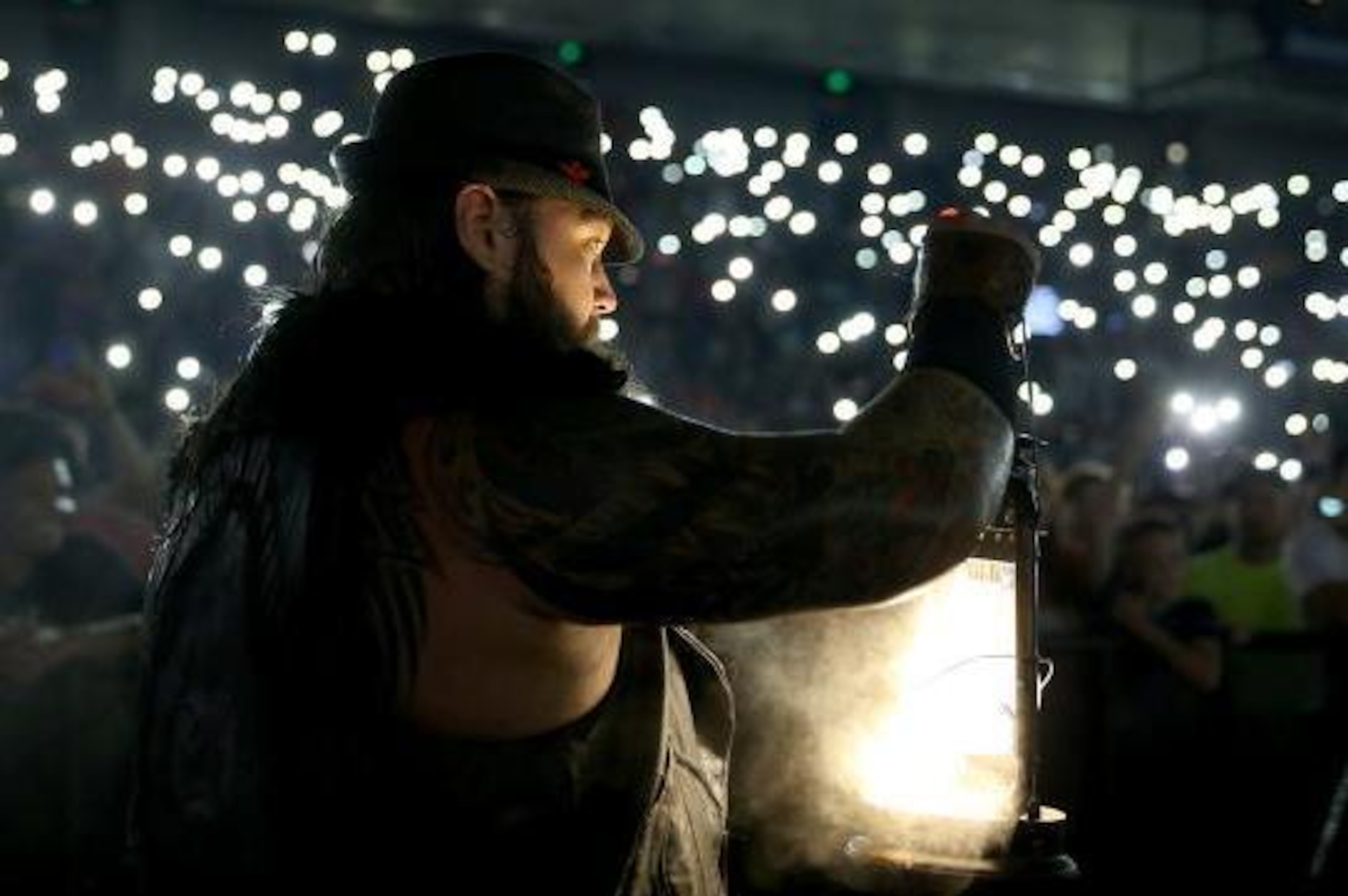 Fans serving as Bray Wyatt's "fireflies."