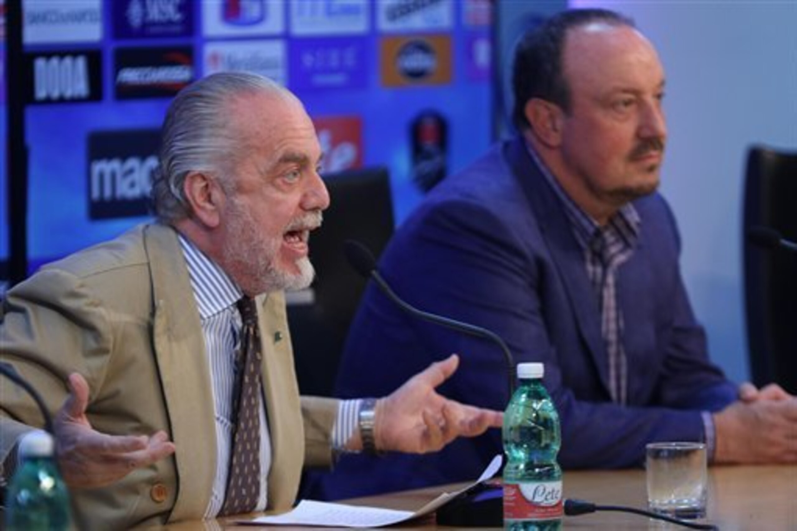 De Laurentiis (left) with former Napoli manager Benitez