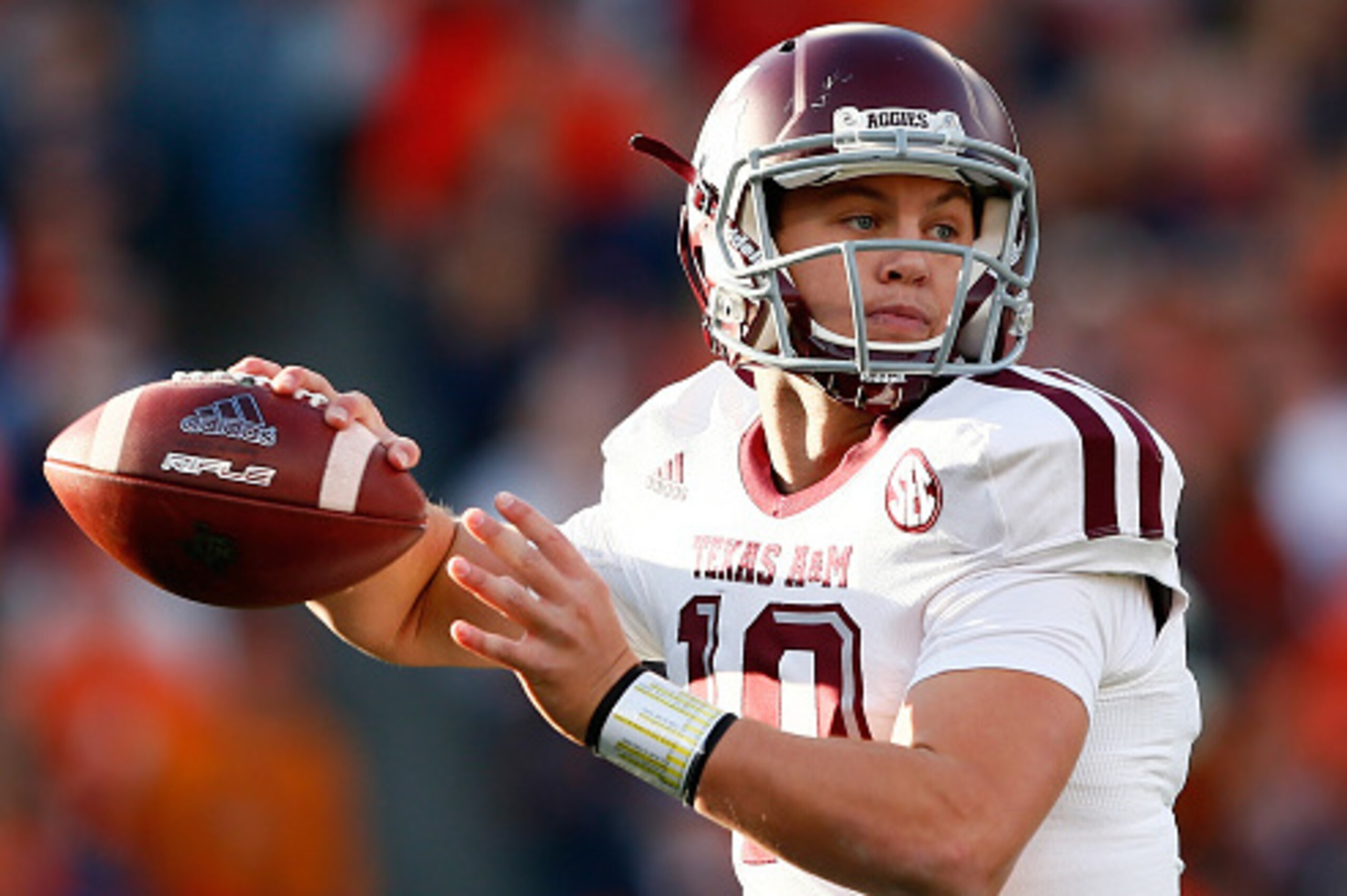 AUBURN, AL - NOVEMBER 08:  Kyle Allen #10 of the Texas A&M Aggies looks to pass against the Auburn Tigers at Jordan Hare Stadium on November 8, 2014 in Auburn, Alabama.  (Photo by Kevin C. Cox/Getty Images)