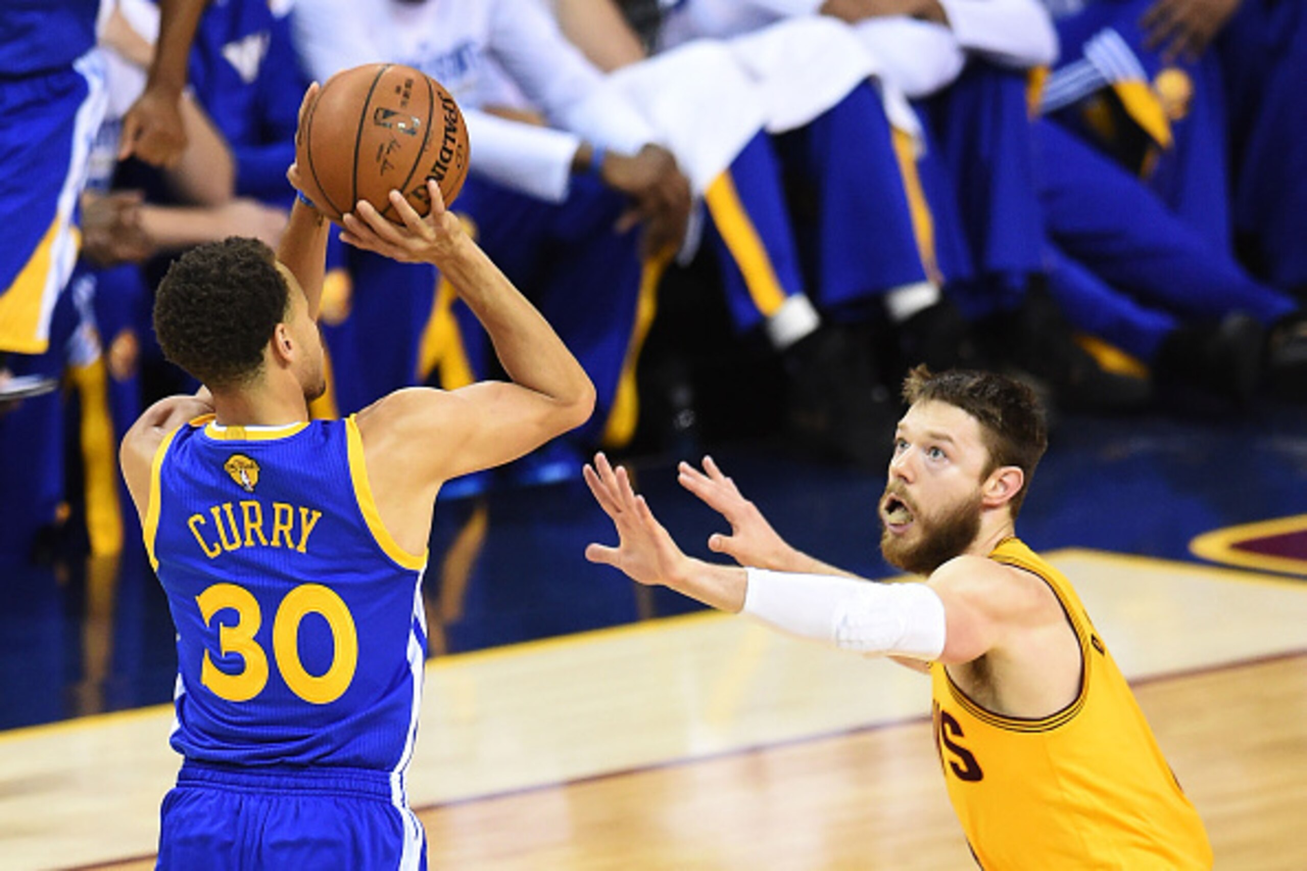 CLEVELAND, OH - JUNE 11:  Matthew Dellavedova #8 of the Cleveland Cavaliers defends against Stephen Curry #30 of the Golden State Warriors in the first quarter during Game Four of the 2015 NBA Finals at Quicken Loans Arena on June 11, 2015 in Cleveland, O