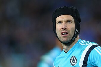 SYDNEY, AUSTRALIA - JUNE 02: Petr Cech of Chelsea watches on during the warm up the international friendly match between Sydney FC and Chelsea FC at ANZ Stadium on June 2, 2015 in Sydney, Australia. (Photo by Mark Kolbe/Getty Images) SYDNEY, AUSTRALIA - JUNE 02: Petr Cech of Chelsea watches on during the warm up the international friendly match between Sydney FC and Chelsea FC at ANZ Stadium on June 2, 2015 in Sydney, Australia. (Photo by Mark Kolbe/Getty Images)
