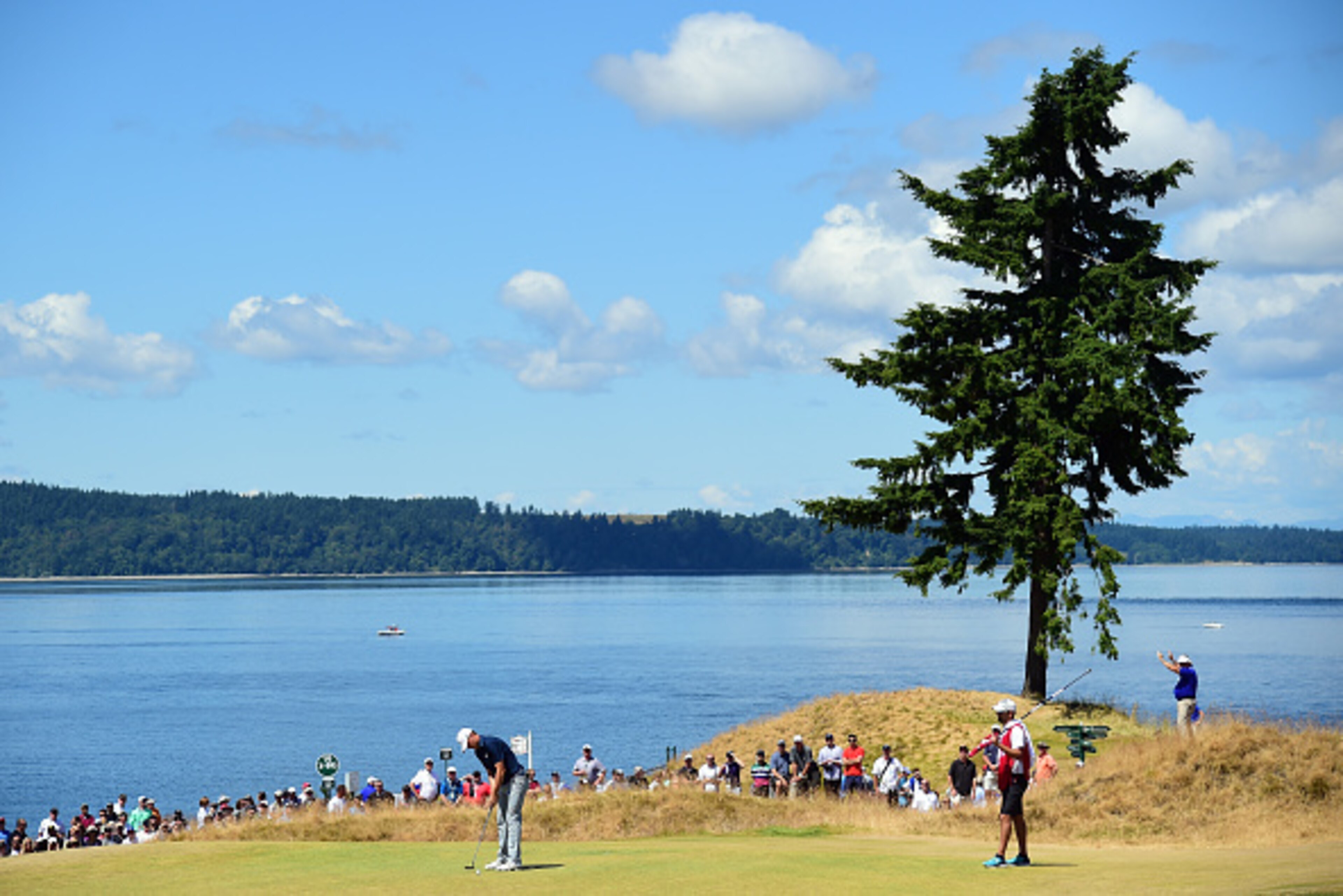 UNIVERSITY PLACE, WA - JUNE 19: Jordan Spieth of the United States putts on the fifth green during the second round of the 115th U.S. Open Championship at Chambers Bay on June 19, 2015 in University Place, Washington. (Photo by Harry How/Getty Images) UNIVERSITY PLACE, WA - JUNE 19: Jordan Spieth of the United States putts on the fifth green during the second round of the 115th U.S. Open Championship at Chambers Bay on June 19, 2015 in University Place, Washington. (Photo by Harry How/Getty Images)