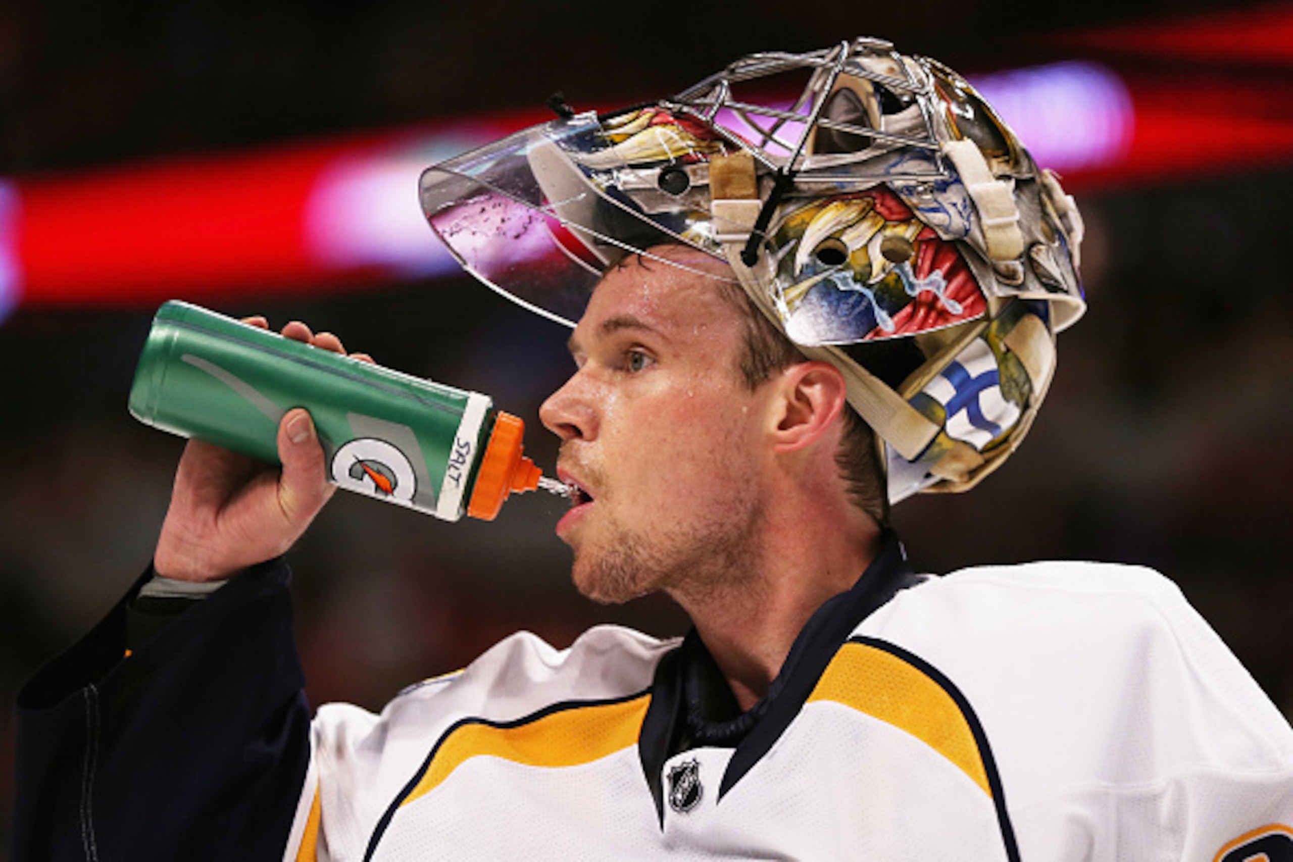 CHICAGO, IL - APRIL 21:  Pekka Rinne #35 of the Nashville Predators takes a drink during a break in the second overtime against the Chicago Blackhawks in Game Four of the Western Conference Quarterfinals during the 2015 NHL Stanley Cup Playoffs at the Uni