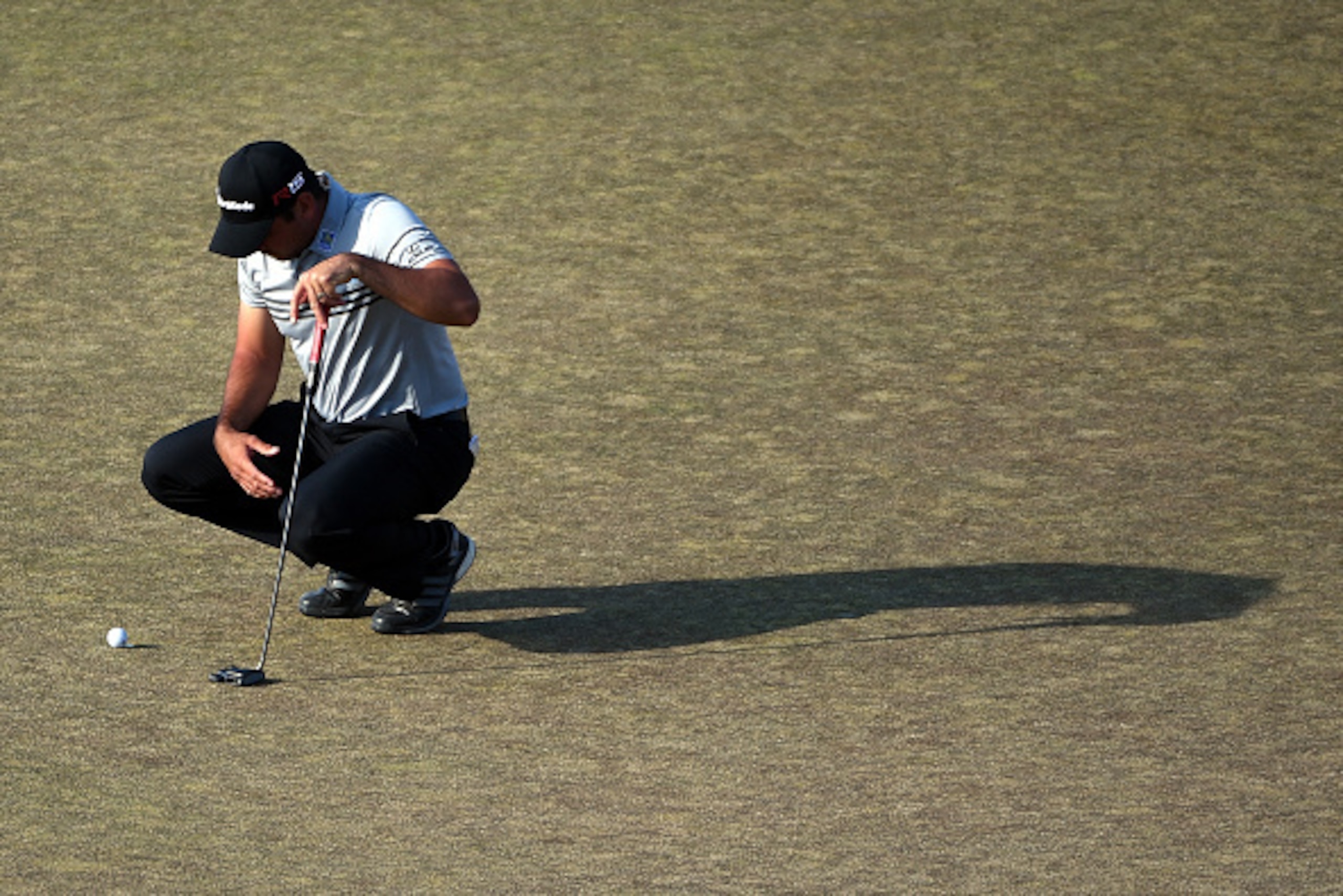 UNIVERSITY PLACE, WA - JUNE 20:  Jason Day of Australia waits on the 18th green during the third round of the 115th U.S. Open Championship at Chambers Bay on June 20, 2015 in University Place, Washington.  (Photo by Ross Kinnaird/Getty Images)