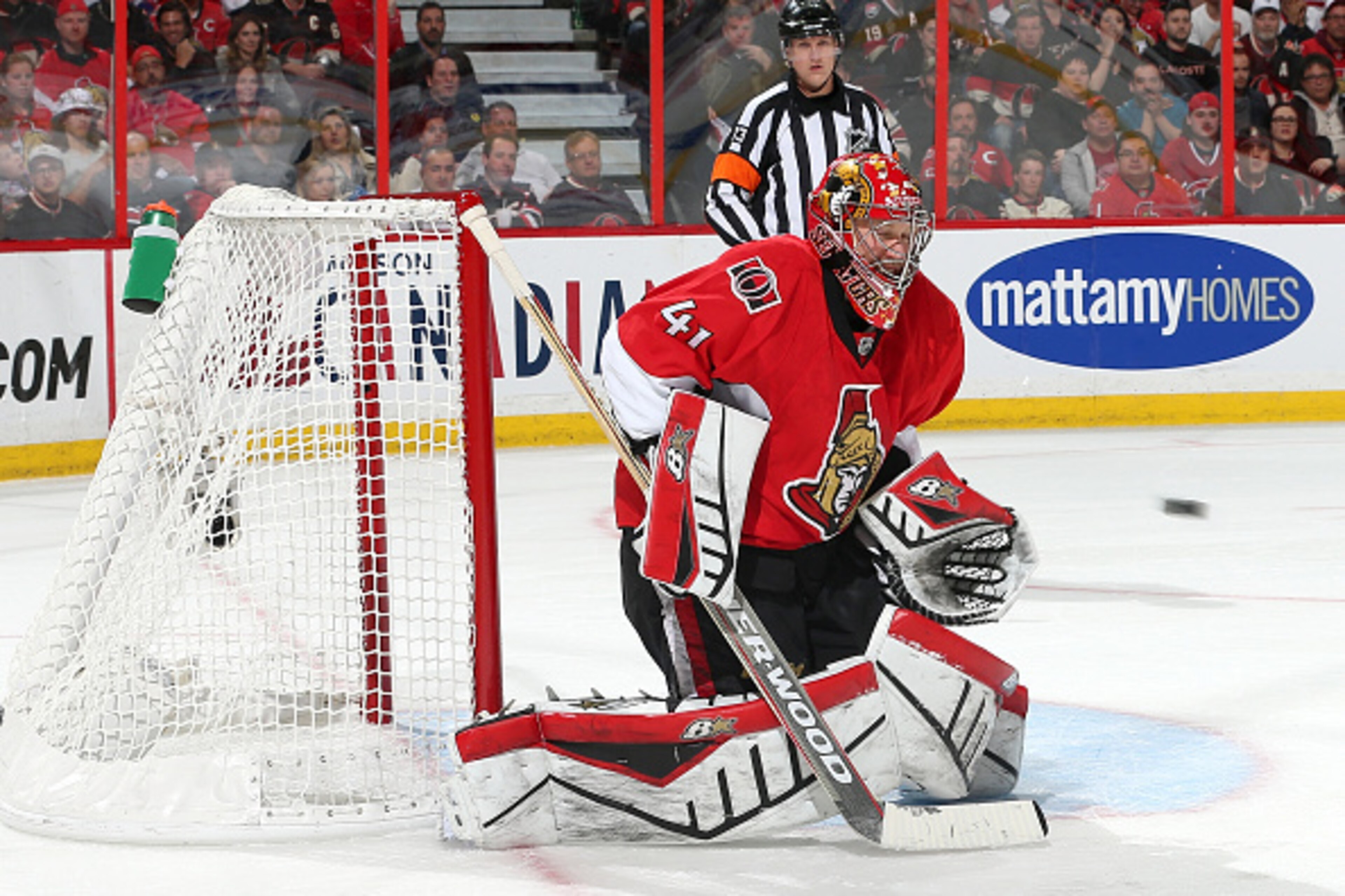 OTTAWA, ON - APRIL 26: Craig Anderson #41 of the Ottawa Senators makes a save against the Montreal Canadiens in Game Six of the Eastern Conference Quarterfinals during the 2015 NHL Stanley Cup Playoffs at Canadian Tire Centre on April 26, 2015 in Ottawa, 