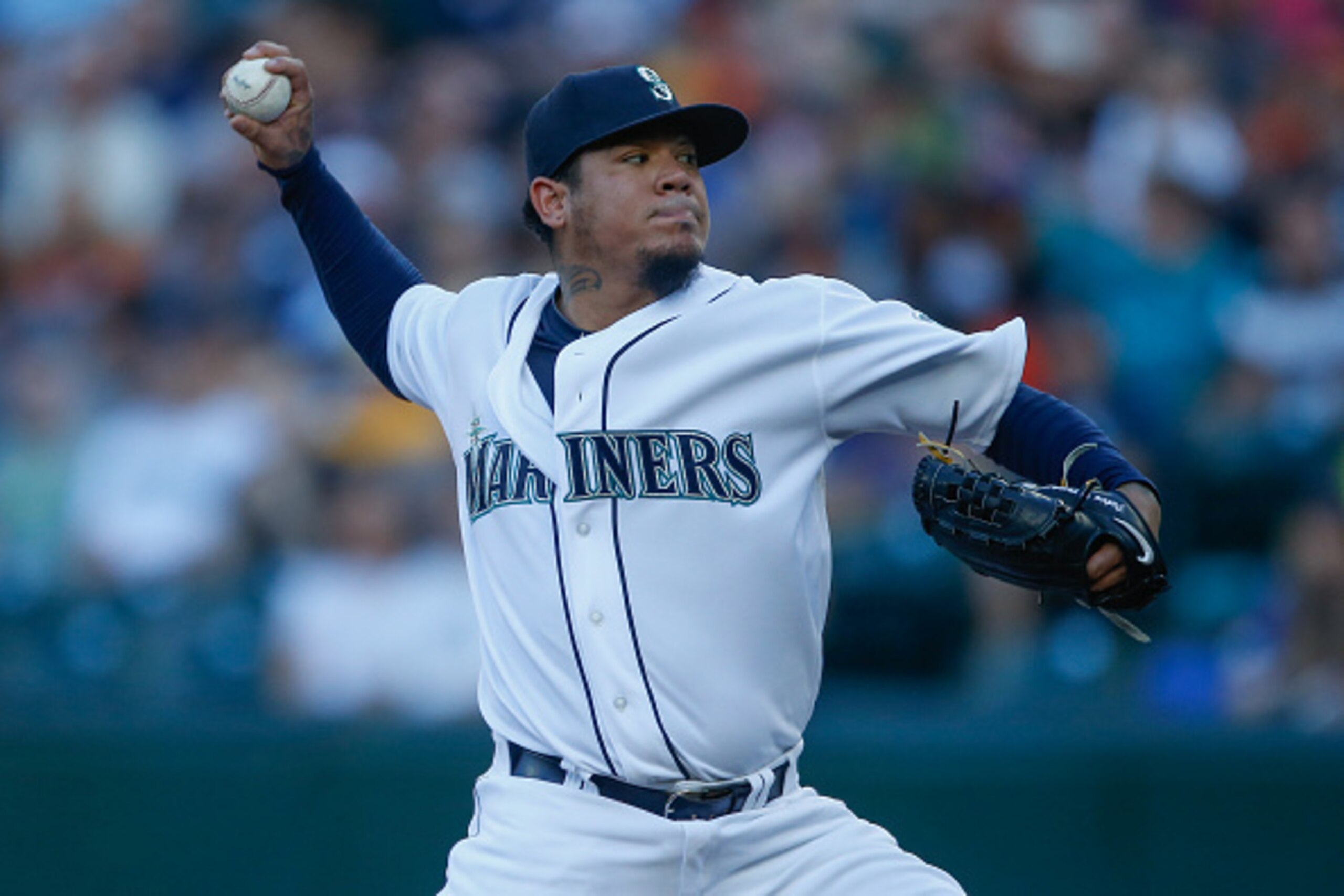 SEATTLE, WA - JUNE 17:  Starting pitcher Felix Hernandez #34 of the Seattle Mariners pitches against the San Francisco Giants in the first inning at Safeco Field on June 17, 2015 in Seattle, Washington.  (Photo by Otto Greule Jr/Getty Images)