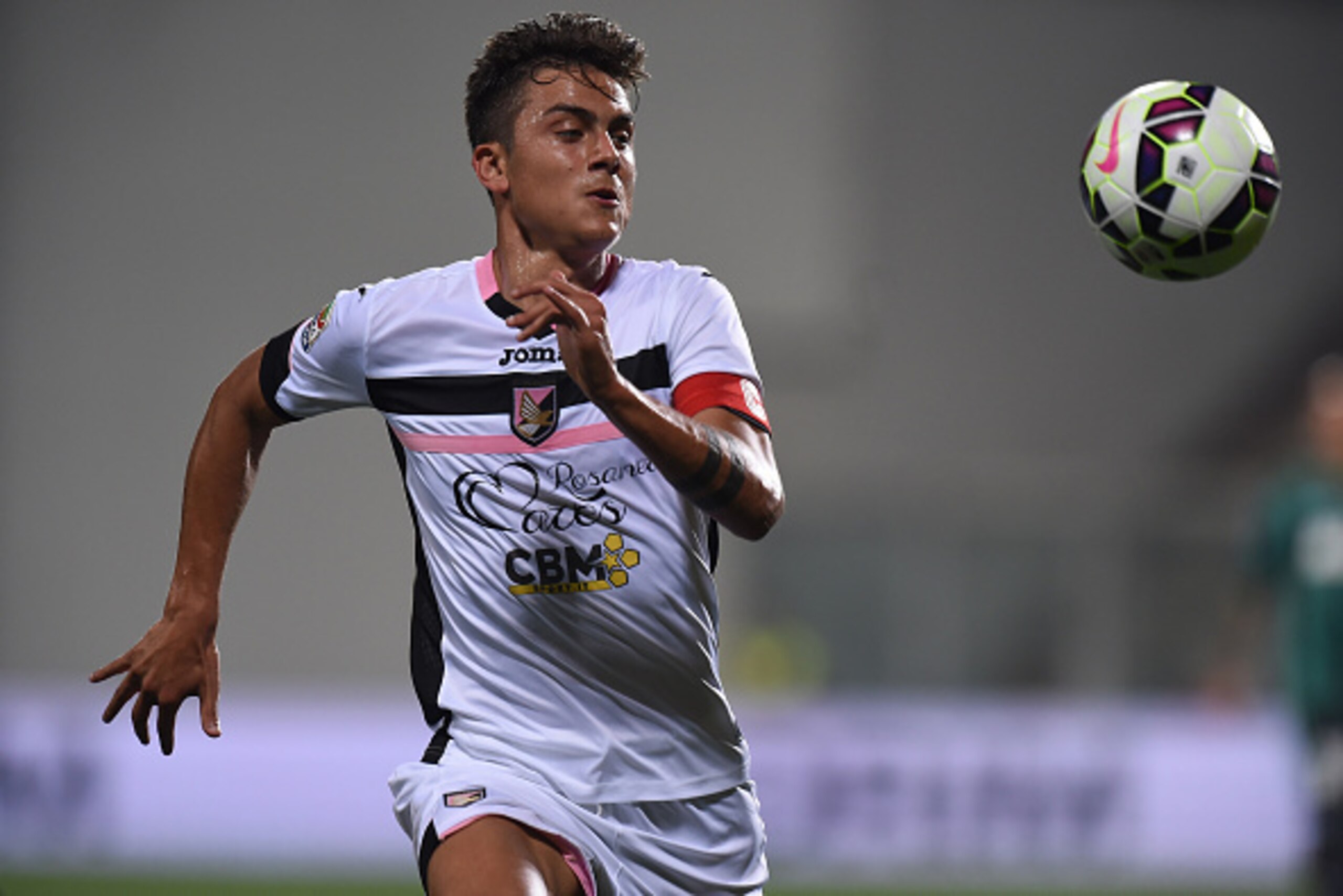 REGGIO NELL'EMILIA, ITALY - MAY 02: Paulo Dybala of Palermo in action during the Serie A match between US Sassuolo Calcio and US Citta di Palermo on May 2, 2015 in Reggio nell'Emilia, Italy. (Photo by Tullio M. Puglia/Getty Images)