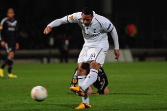 LYON, FRANCE - FEBRUARY 21:  Mousa Dembele of Spurs scores his goal during the UEFA Europa League Round of 32, second leg match between Olympique Lyonnais and Tottenham Hotspur FC at Stade de Gerland on February 21, 2013 in Lyon, France.  (Photo by Jamie 