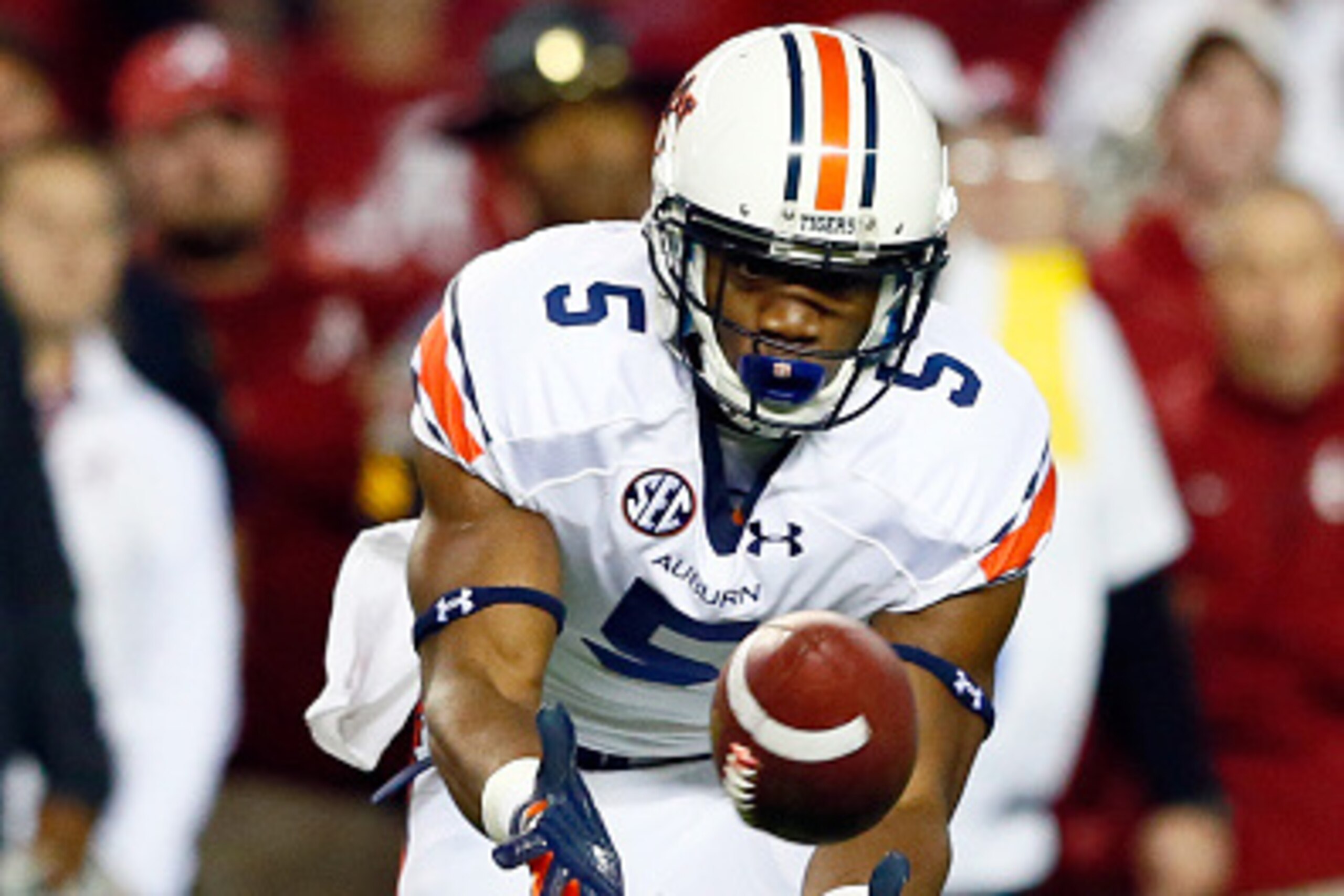 TUSCALOOSA, AL - NOVEMBER 29:  Ricardo Louis #5 of the Auburn Tigers catches a pass in the second quarter against the Alabama Crimson Tide during the Iron Bowl at Bryant-Denny Stadium on November 29, 2014 in Tuscaloosa, Alabama.  (Photo by Kevin C. Cox/Ge