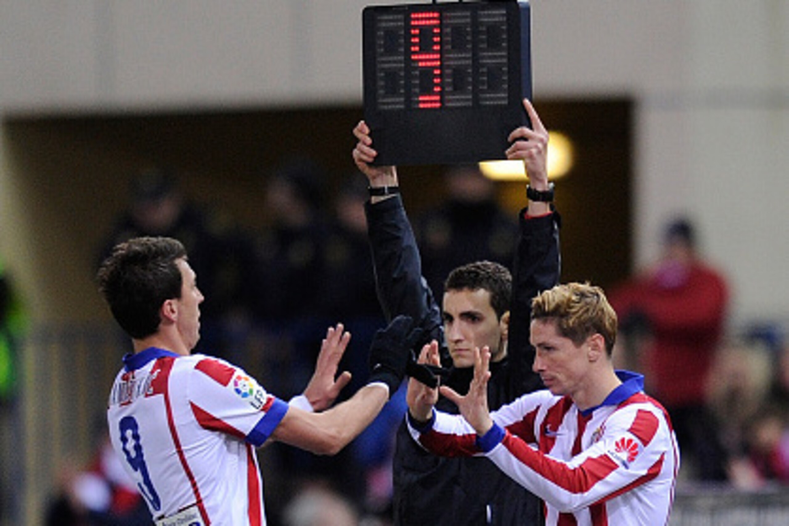 MADRID, SPAIN - JANUARY 24:  Fernando Torres of Club Atletico de Madrid comes on for Mario Mandzukic during the La Liga match between Club Atletico de Madrid and Rayo Vallecano de Madrid   at Vicente Calderon Stadium on January 24, 2015 in Madrid, Spain. 