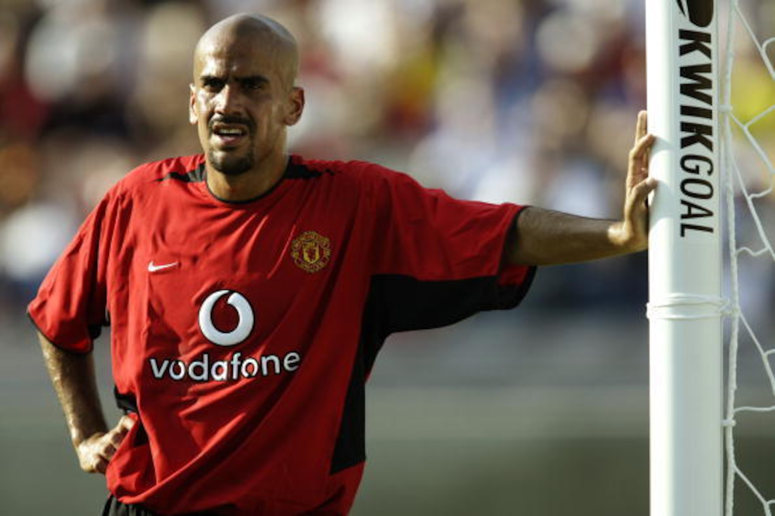 LOS ANGELES - JULY 27:  Juan Sebastian Veron of Manchester United guards the near post during the USA Tour match between Club America and Manchester United held on July 27, 2003 at the Los Angeles Coliseum, in Los Angeles, California. Manchester United wo