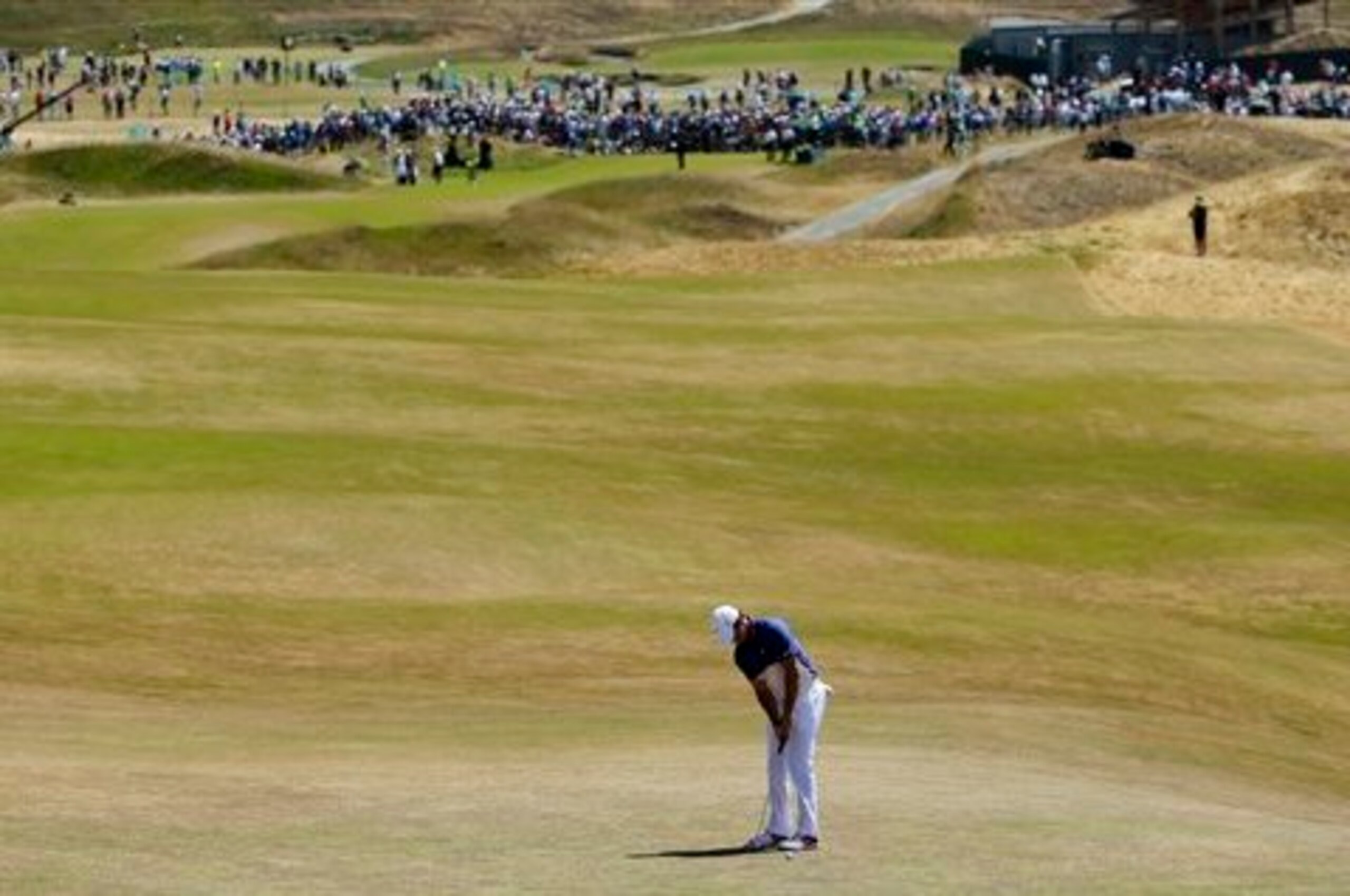 Mounding and terrain kept spectators far away from the golf.