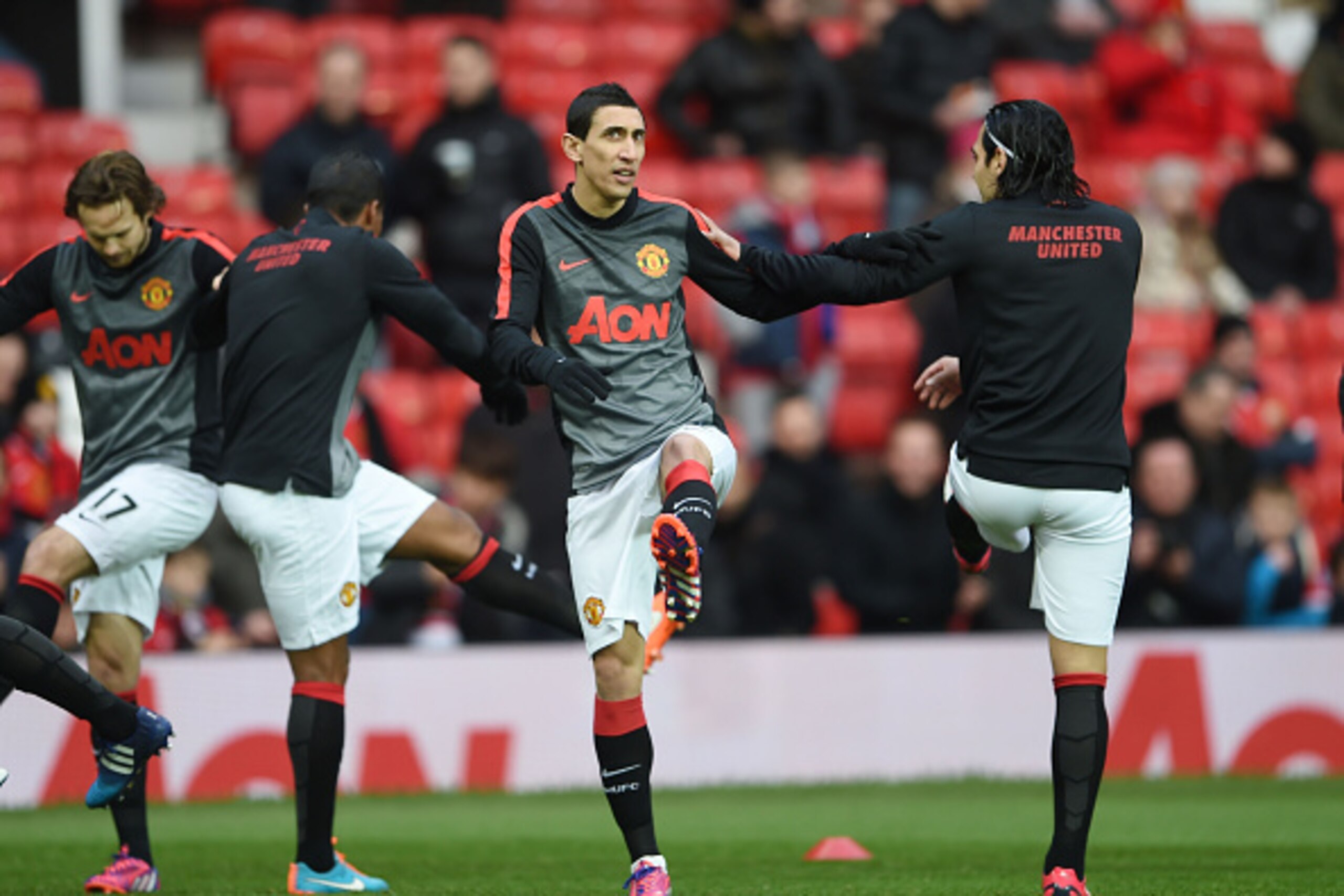 MANCHESTER, ENGLAND - JANUARY 31: Angel di Maria (C) of Manchester United and Radamel Falcao García (R) of Manchester United warm up prior to kickoff during the Barclays Premier League match between Manchester United and Leicester City at Old Trafford on MANCHESTER, ENGLAND - JANUARY 31: Angel di Maria (C) of Manchester United and Radamel Falcao García (R) of Manchester United warm up prior to kickoff during the Barclays Premier League match between Manchester United and Leicester City at Old Trafford on