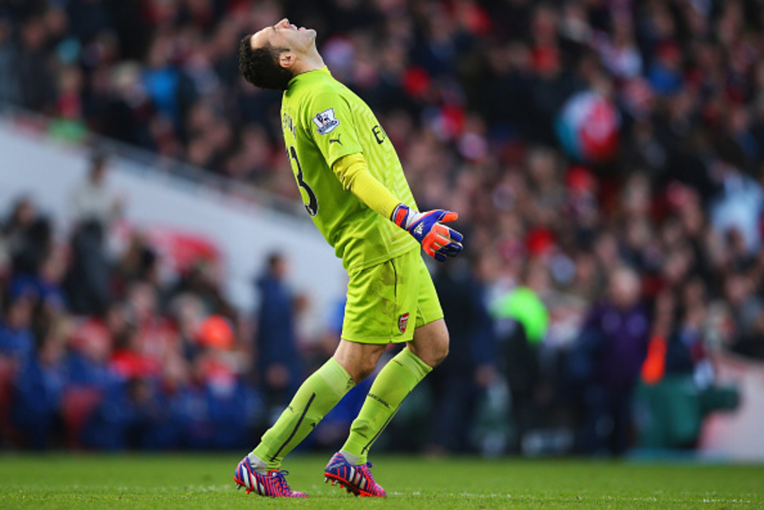 LONDON, ENGLAND - MARCH 01: David Ospina of Arsenal reacts during the Barclays Premier League match between Arsenal and Everton at Emirates Stadium on March 1, 2015 in London, England. (Photo by Paul Gilham/Getty Images) LONDON, ENGLAND - MARCH 01: David Ospina of Arsenal reacts during the Barclays Premier League match between Arsenal and Everton at Emirates Stadium on March 1, 2015 in London, England. (Photo by Paul Gilham/Getty Images)