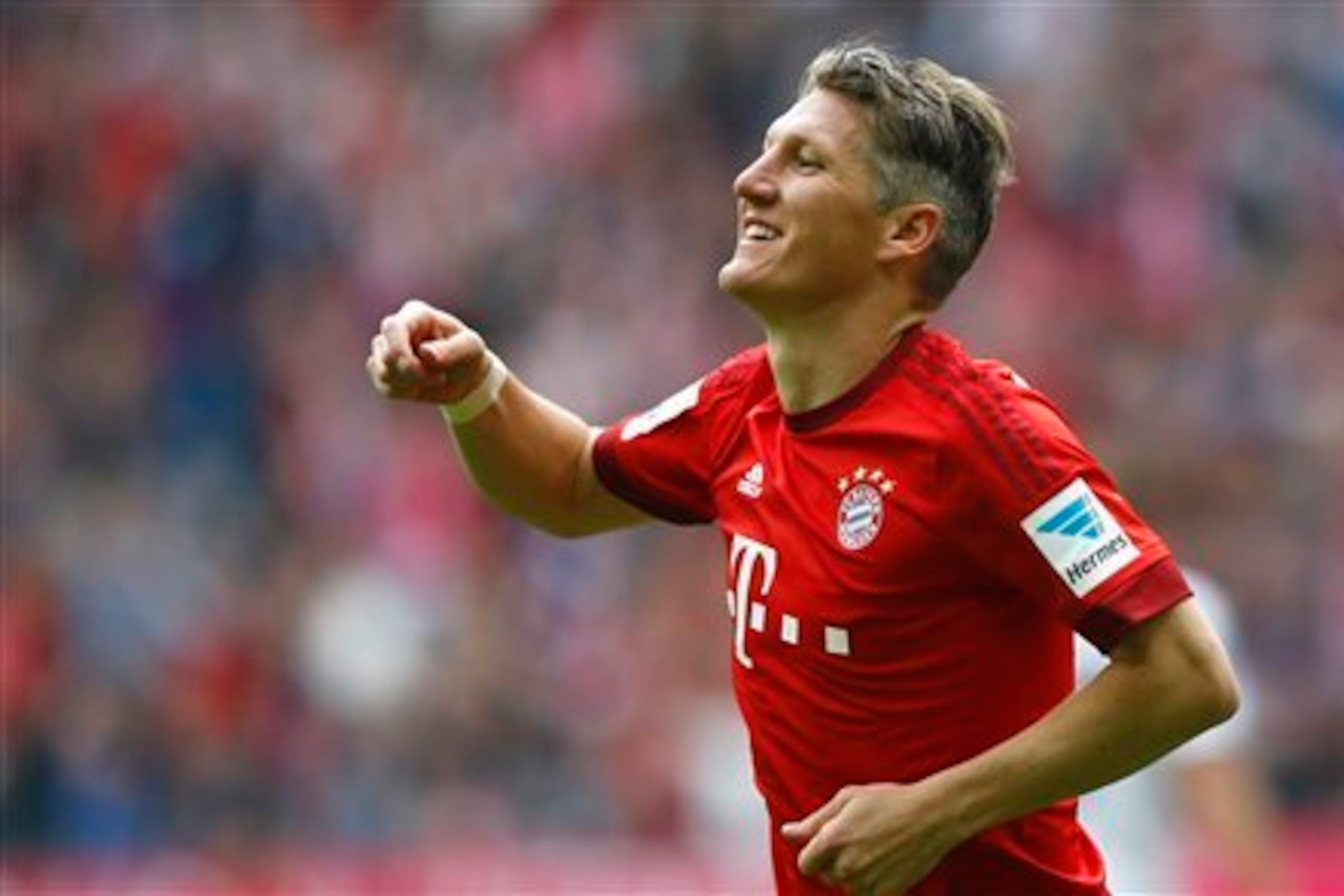 Schweinsteiger would add so much to this United team.