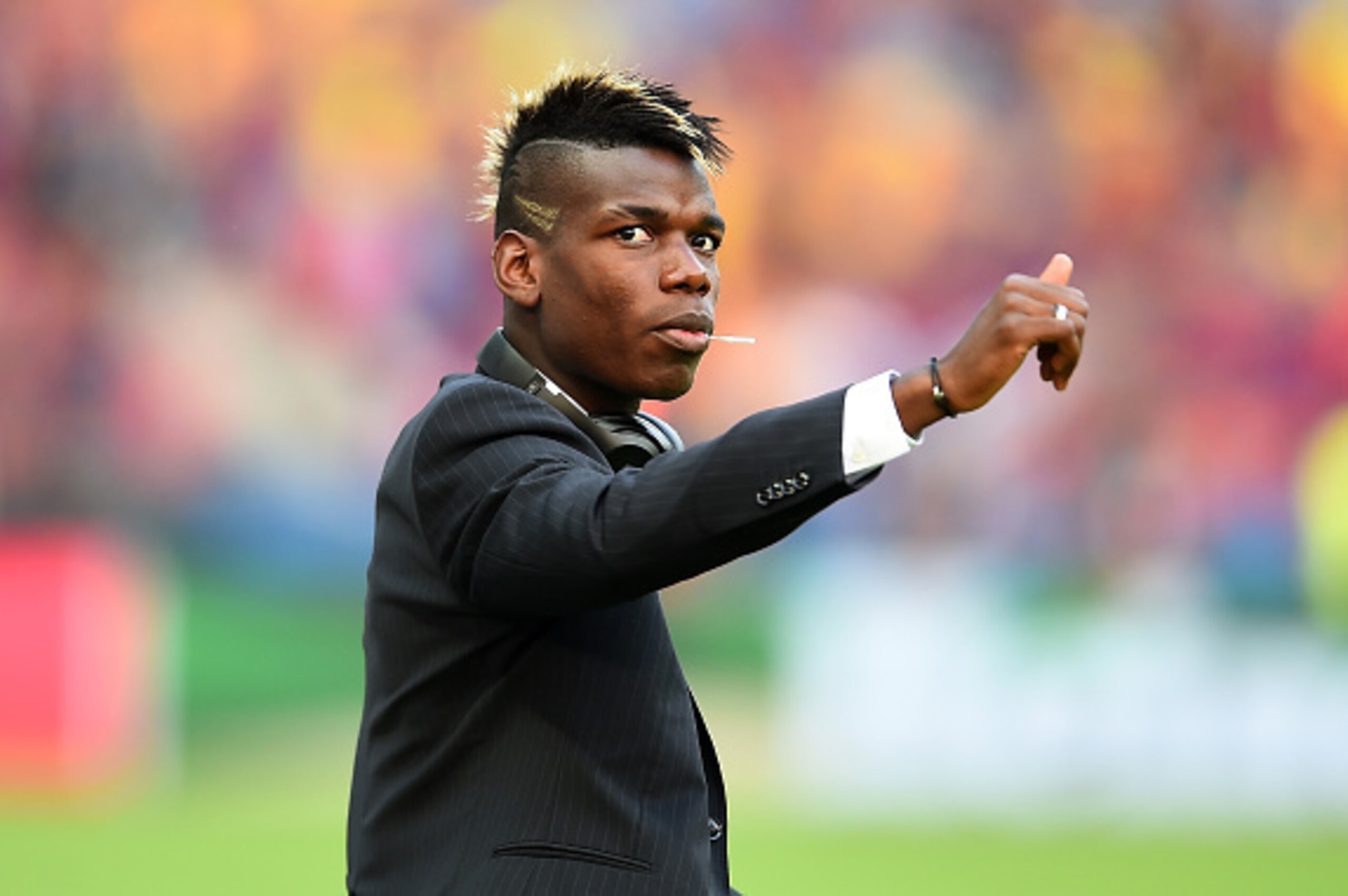 BERLIN, GERMANY - JUNE 06:  Paul Pogba of Juventus gives the thumbs up prior to the UEFA Champions League Final between Juventus and FC Barcelona at Olympiastadion on June 6, 2015 in Berlin, Germany.  (Photo by Laurence Griffiths/Getty Images)