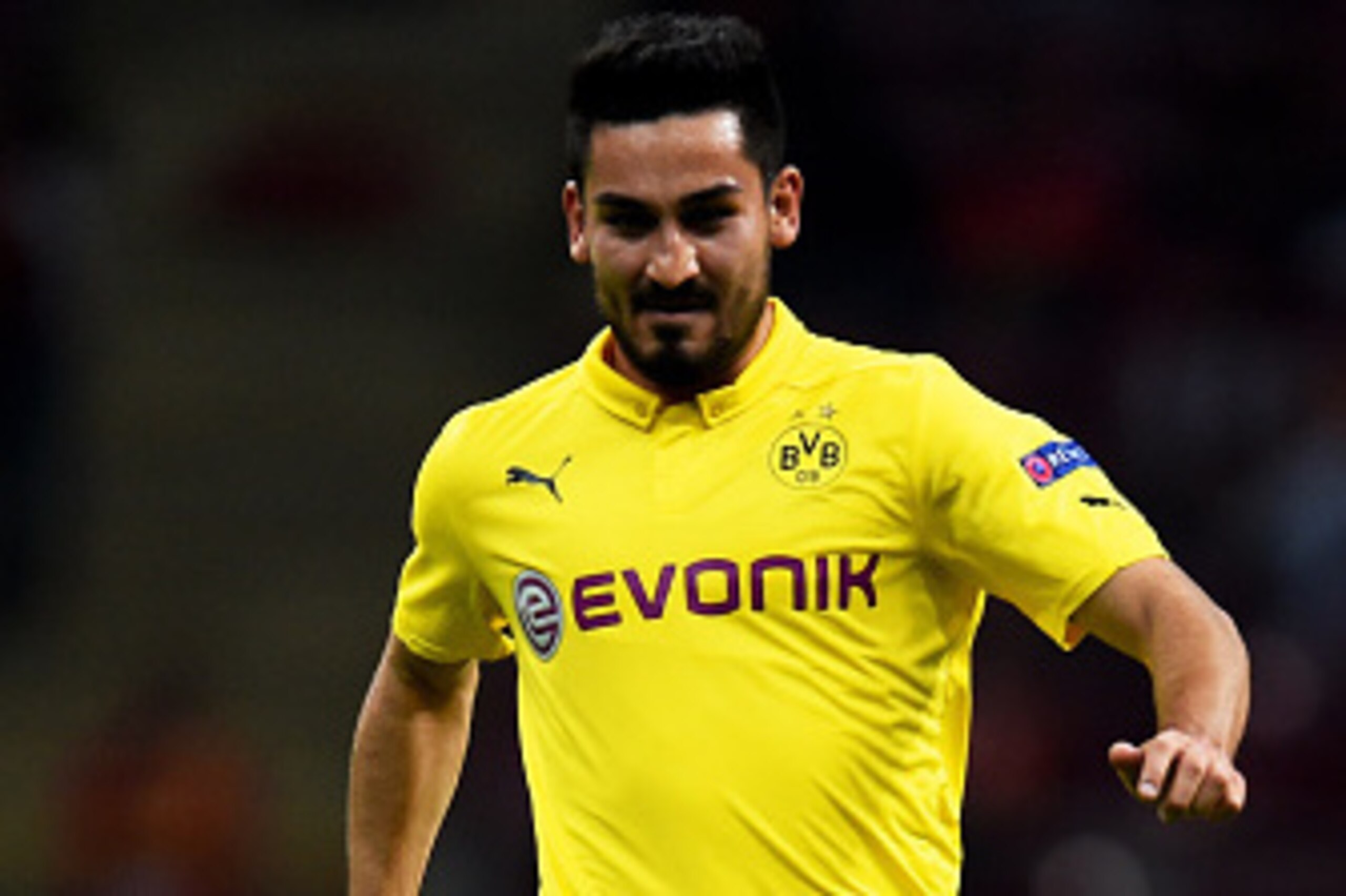 ISTANBUL, TURKEY - OCTOBER 22:  Ilkay Gundogan of Borussia Dortmund runs with the ball during UEFA Champions League Group D match between Galatasaray and Borussia Dortmund at Turk Telekom Arena on October 22, 2014 in Istanbul, Turkey.  (Photo by Lars Baro