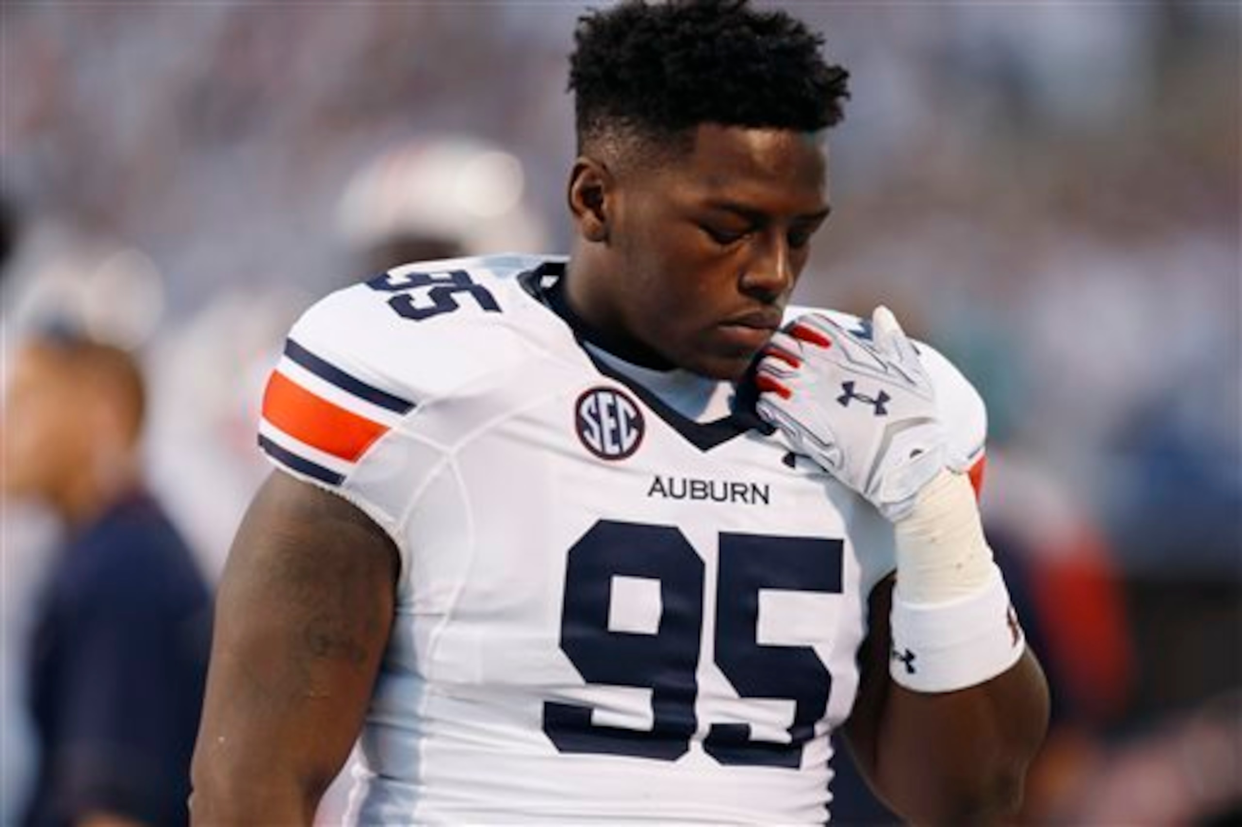 Auburn DL Dontavius Russell