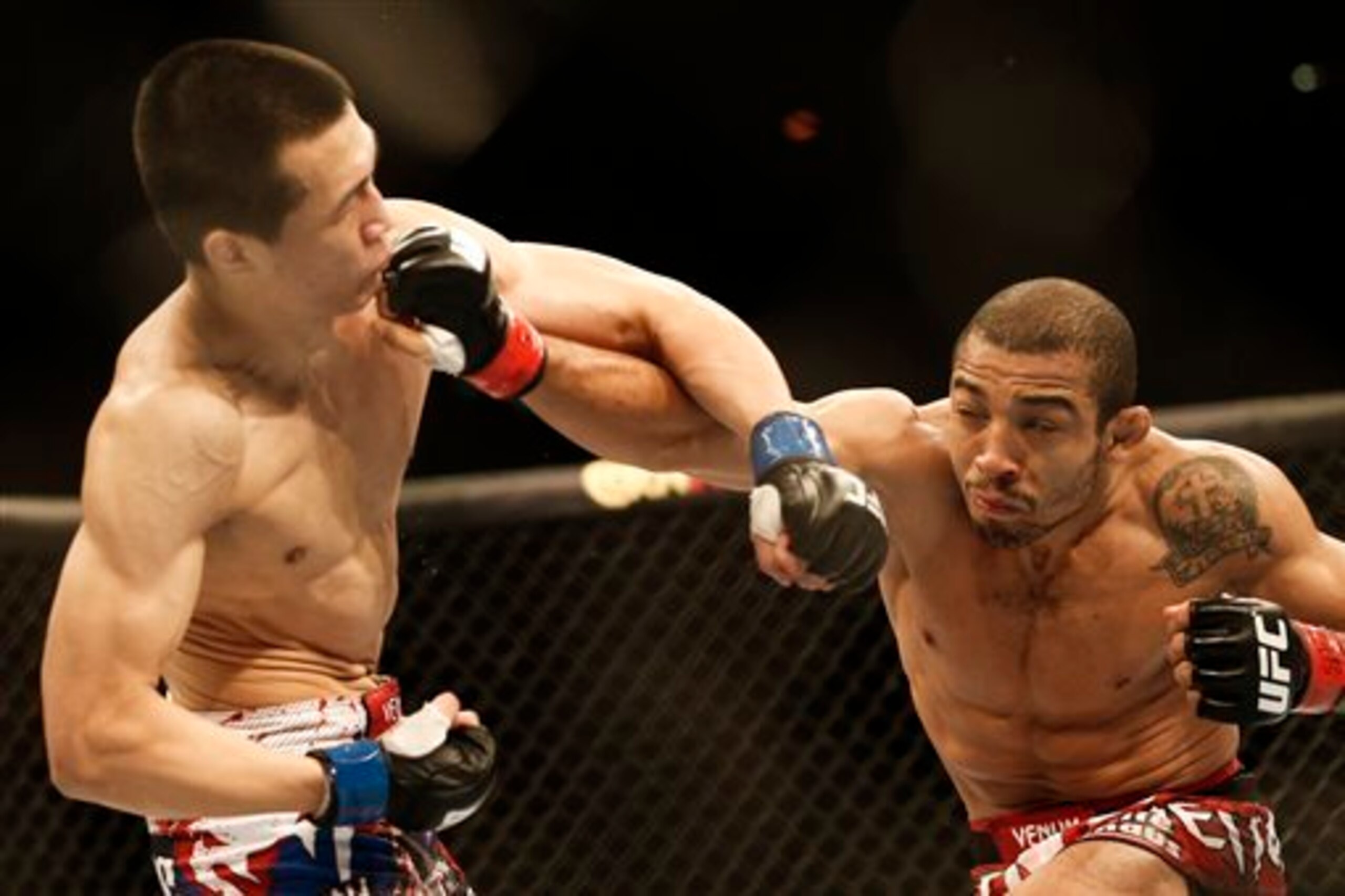 Jose Aldo (right)