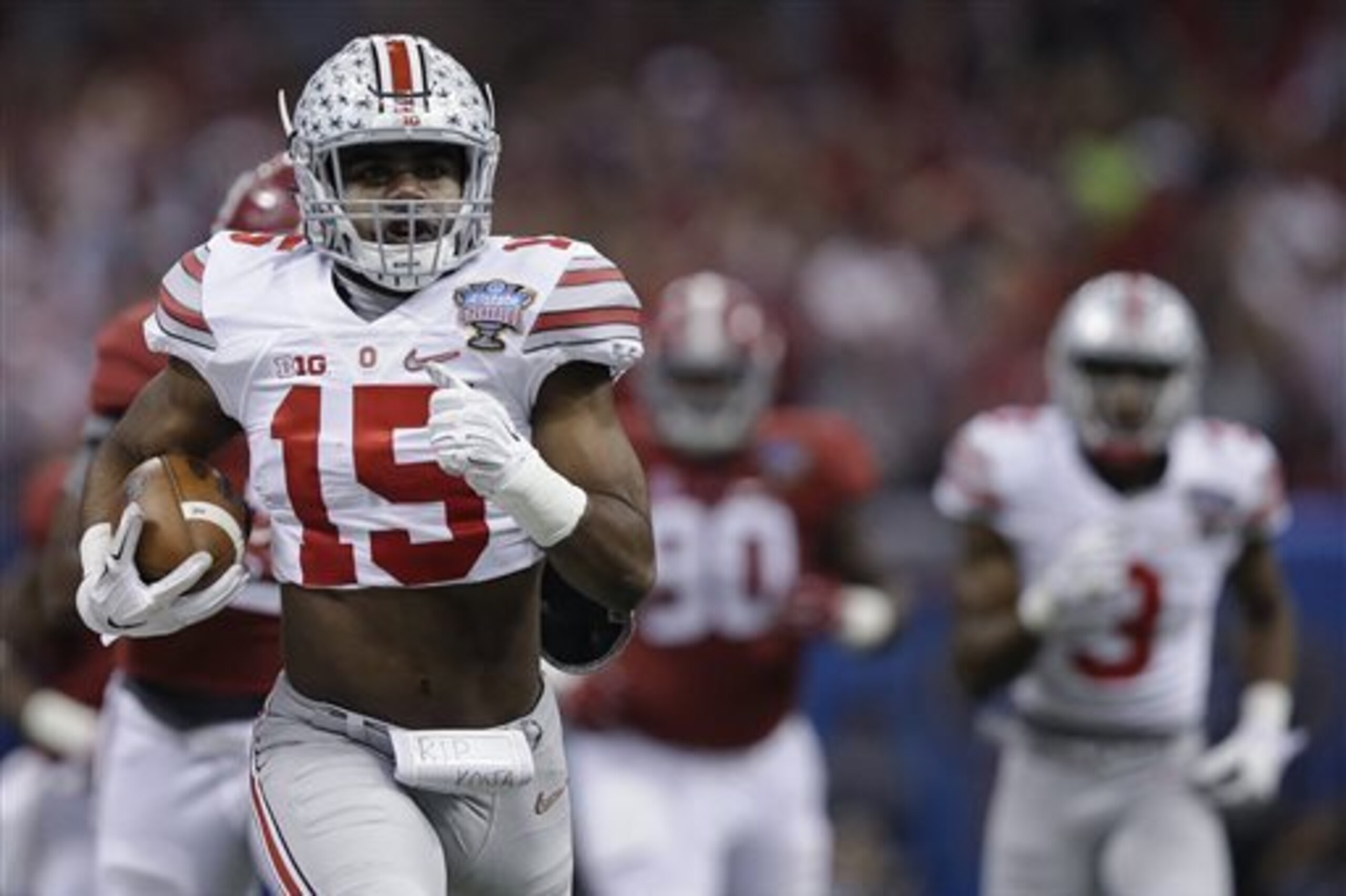 Alabama had a hard time keeping pace with Ezekiel Elliott.