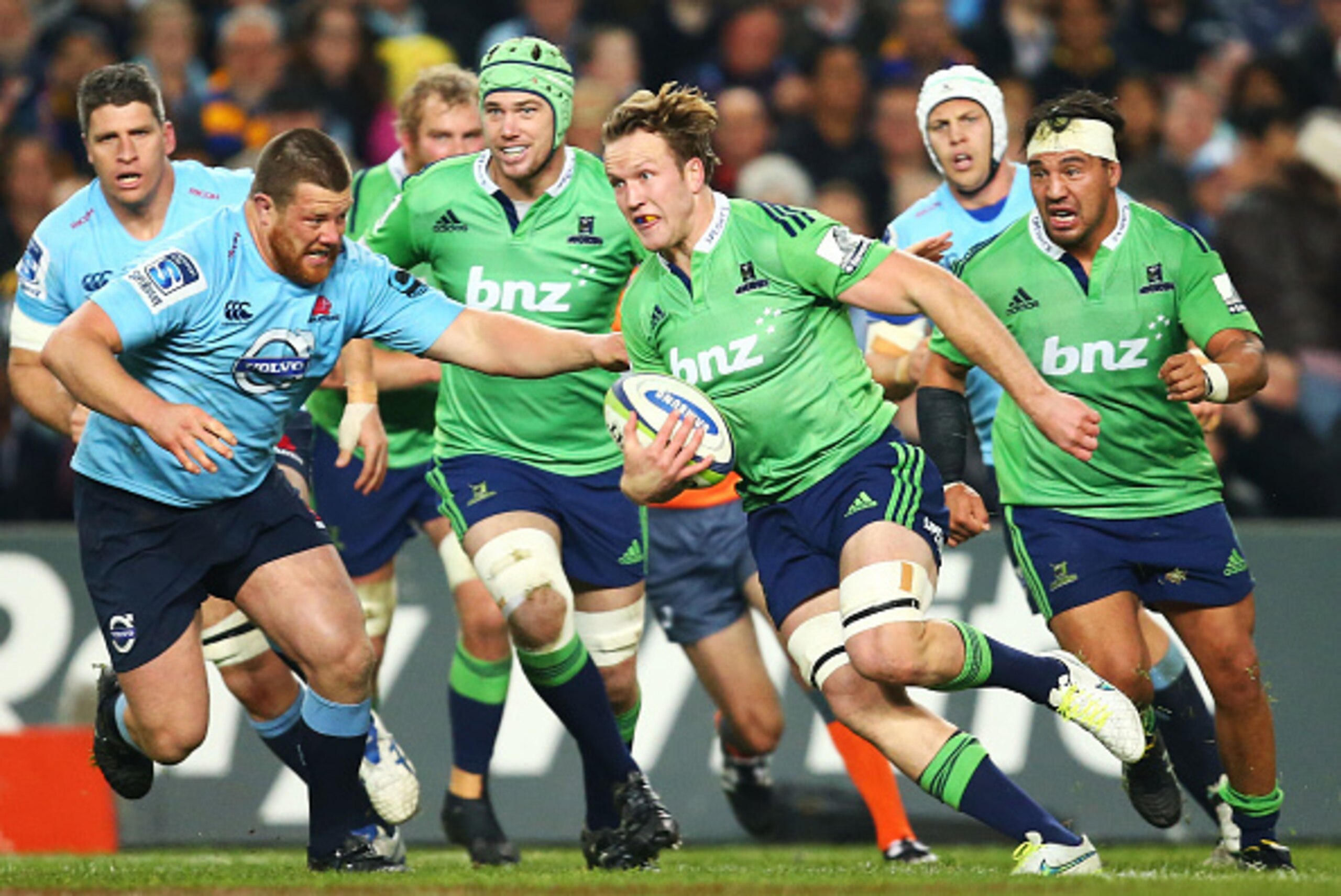 SYDNEY, AUSTRALIA - JUNE 27:  Gareth Evans of the Highlanders runs with the ball during the Super Rugby Semi Final match between the Waratahs and the Highlanders at Allianz Stadium on June 27, 2015 in Sydney, Australia.  (Photo by Matt King/Getty Images)