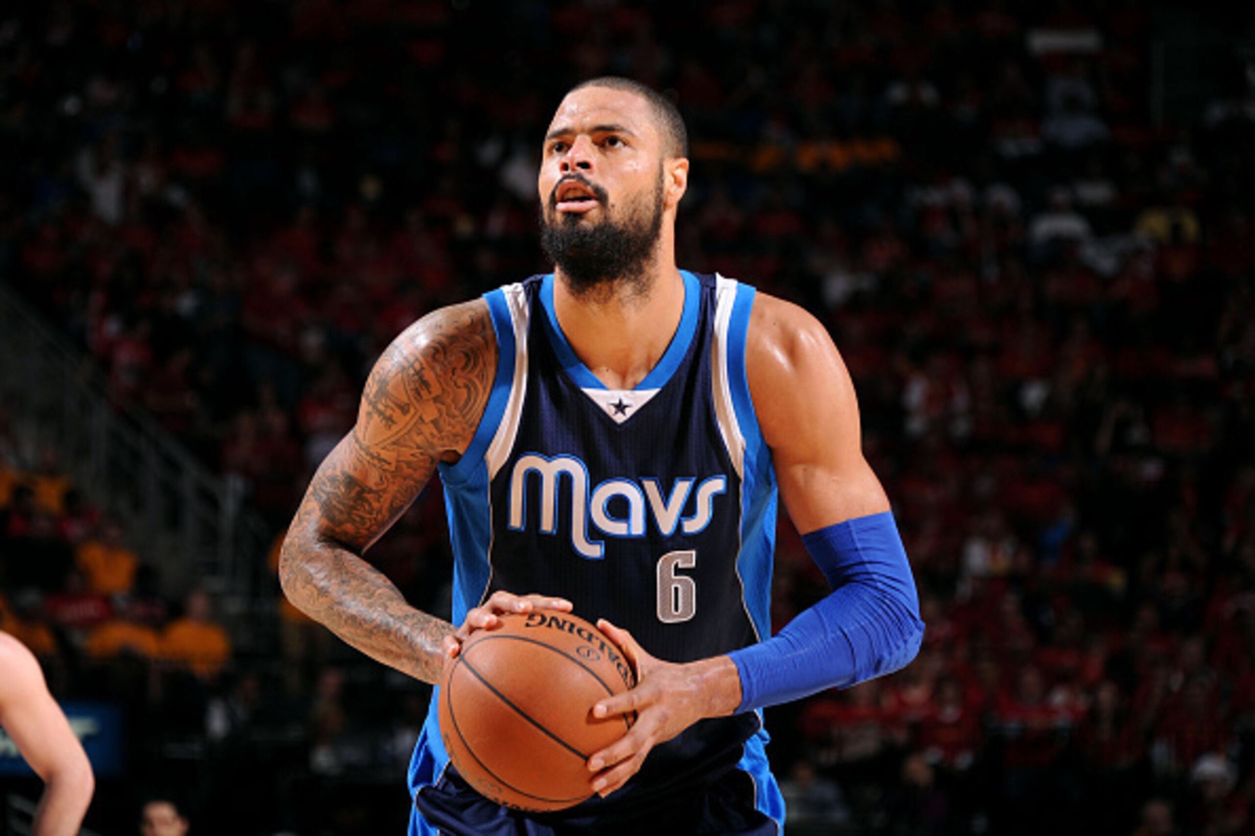 HOUSTON, TX - APRIL 28: Tyson Chandler #6 of the Dallas Mavericks attempts a free throw against the Houston Rockets in Game Five of the Western Conference Quarterfinals during the NBA Playoffs on April 28, 2015 at the Toyota Center in Houston, Texas. NOTE HOUSTON, TX - APRIL 28: Tyson Chandler #6 of the Dallas Mavericks attempts a free throw against the Houston Rockets in Game Five of the Western Conference Quarterfinals during the NBA Playoffs on April 28, 2015 at the Toyota Center in Houston, Texas. NOTE