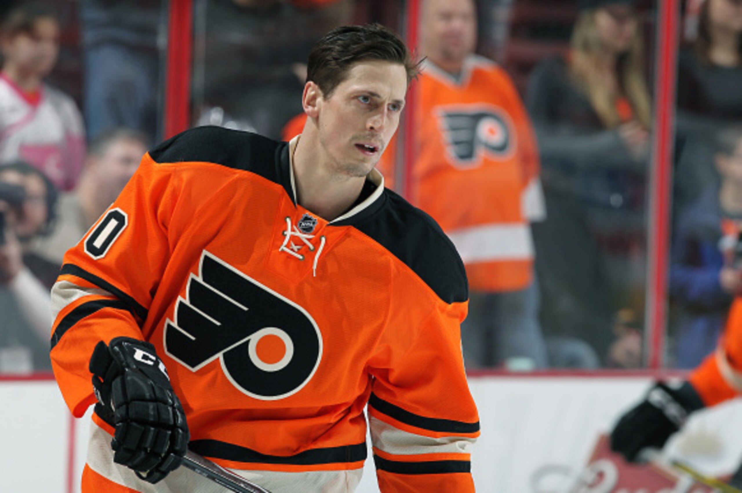 PHILADELPHIA, PA - MARCH 28:  Vincent Lecavalier #40 of the Philadelphia Flyers warms up prior to his game against the San Jose Sharks on March 28, 2015 at the Wells Fargo Center in Philadelphia, Pennsylvania.  (Photo by Len Redkoles/NHLI via Getty Images