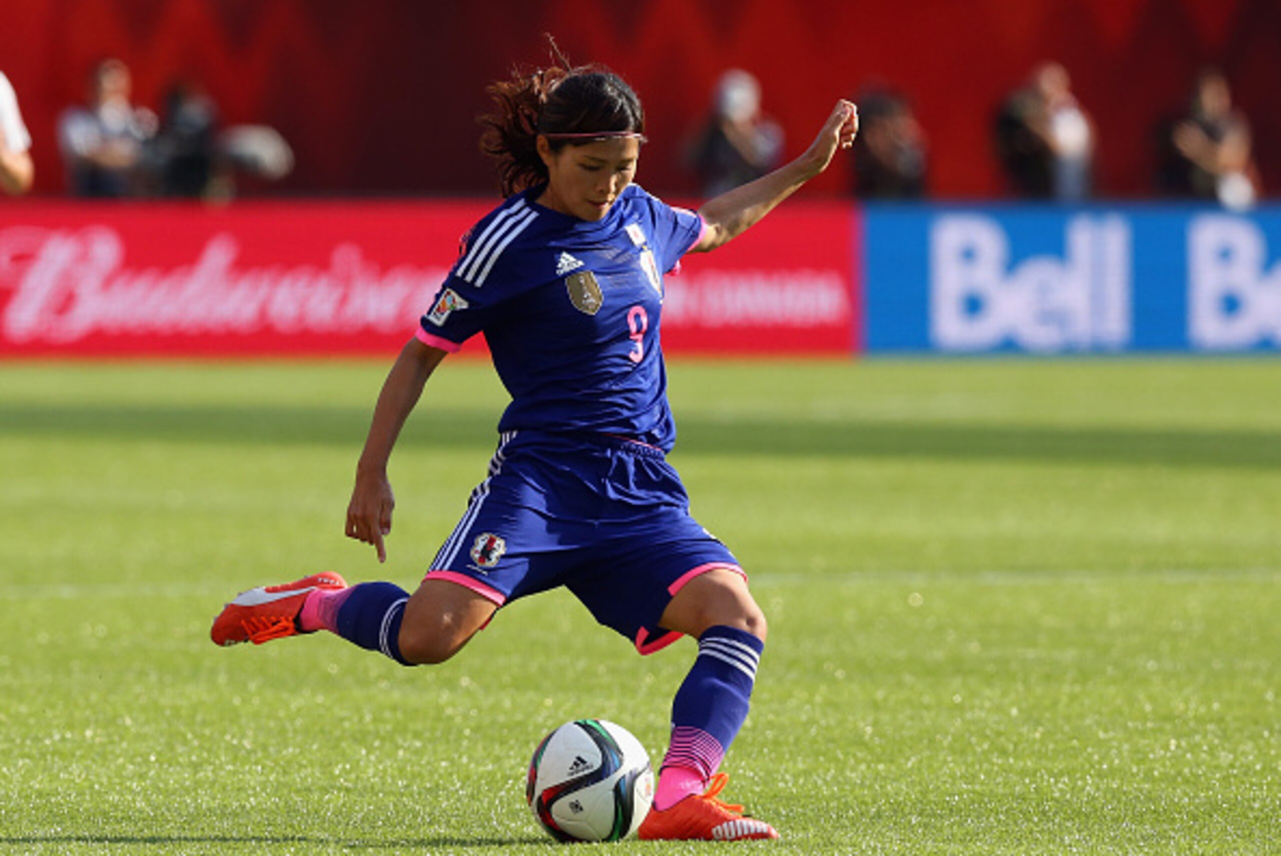 EDMONTON, AB - JULY 01: Nahomi Kawasumi #9 of Japan takes a shot on goal in the last minute of play against England during the FIFA Women's World Cup Canada 2015 Semi Final match at Commonwealth Stadium on July 1, 2015 in Edmonton, Canada. (Photo by Ron EDMONTON, AB - JULY 01: Nahomi Kawasumi #9 of Japan takes a shot on goal in the last minute of play against England during the FIFA Women's World Cup Canada 2015 Semi Final match at Commonwealth Stadium on July 1, 2015 in Edmonton, Canada. (Photo by Ron