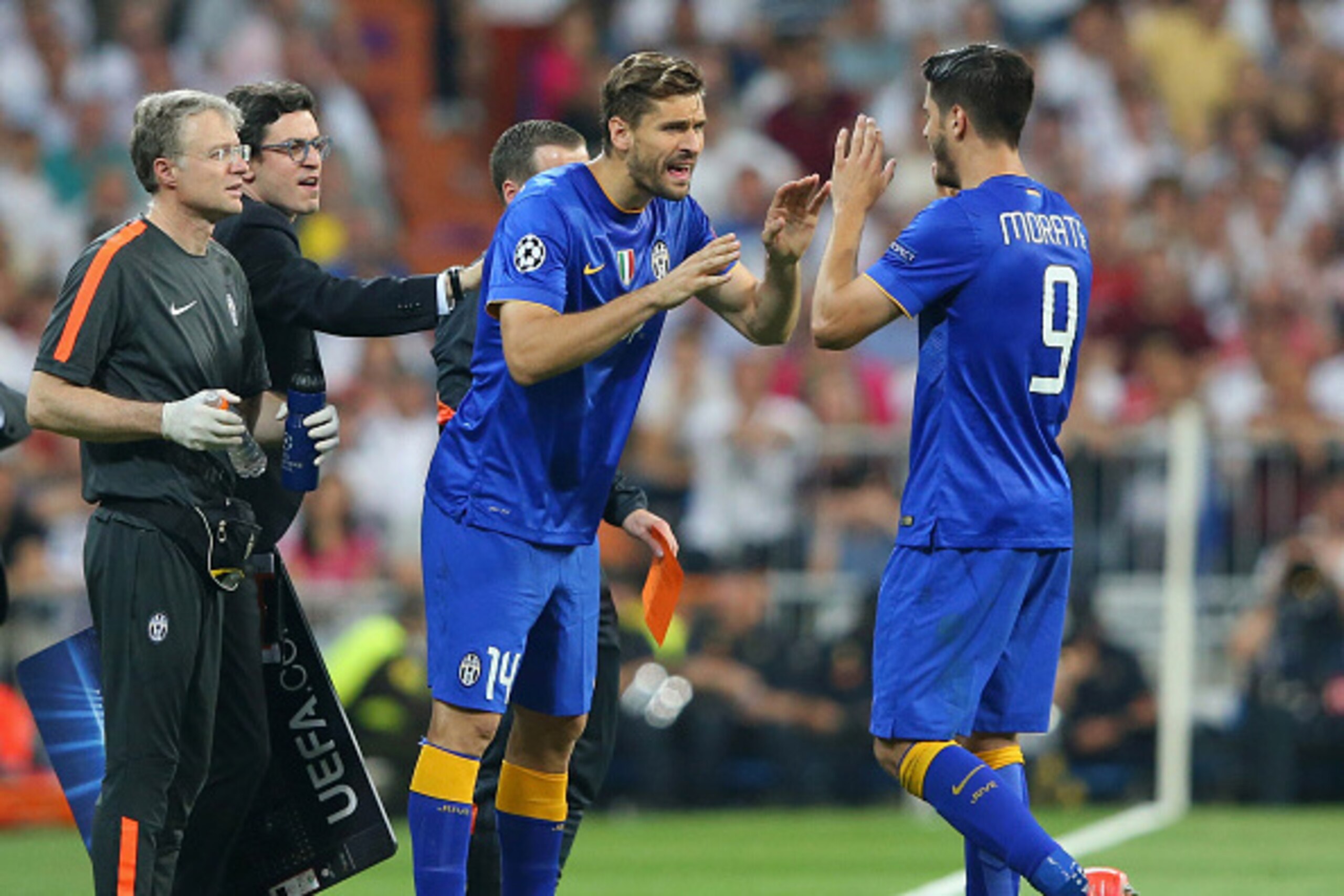 MADRID, SPAIN - MAY 13:  Fernando Llorente of Juventus comes on as a second half substitute for Alvaro Morata of Juventus during the UEFA Champions League Semi Final, second leg match between Real Madrid and Juventus at Estadio Santiago Bernabeu on May 13