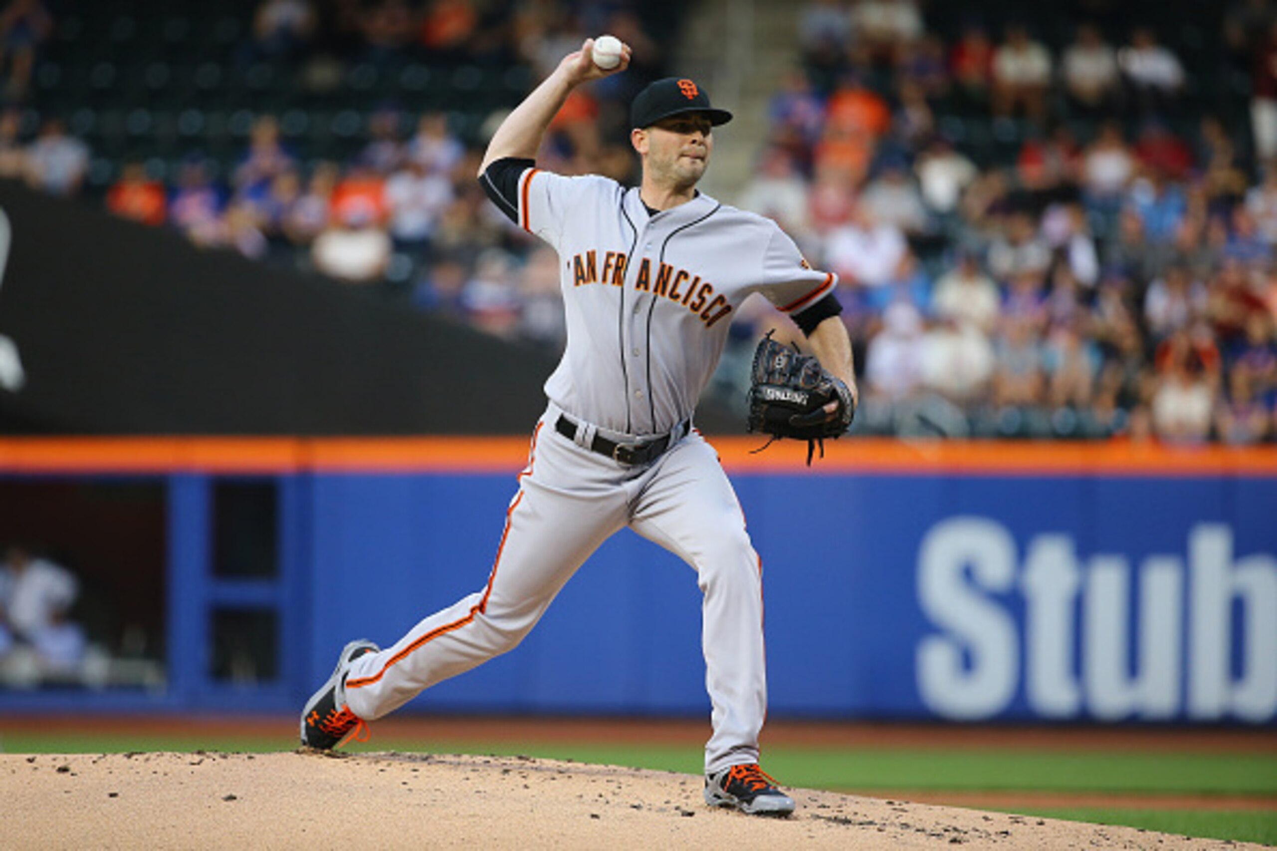 NEW YORK, NY - JUNE 09:  Chris Heston #53 of the San Francisco Giants pitches against the New York Mets during their game at Citi Field on June 9, 2015 in New York City.  (Photo by Al Bello/Getty Images)
