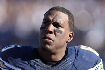 SAN DIEGO, CA - DECEMBER 22:  Antonio Gates #85 of the San Diego Chargers looks on against the Oakland Raiders at Qualcomm Stadium on December 22, 2013 in San Diego, California.  (Photo by Jeff Gross/Getty Images)