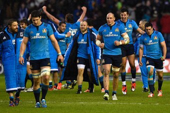 EDINBURGH, SCOTLAND - FEBRUARY 28:  Italy captain Sergio Parisse (C) and team mates celebrate after the RBS Six Nations match between Scotland and Italy at Murrayfield Stadium on February 28, 2015 in Edinburgh, Scotland.  (Photo by Stu Forster/Getty Image