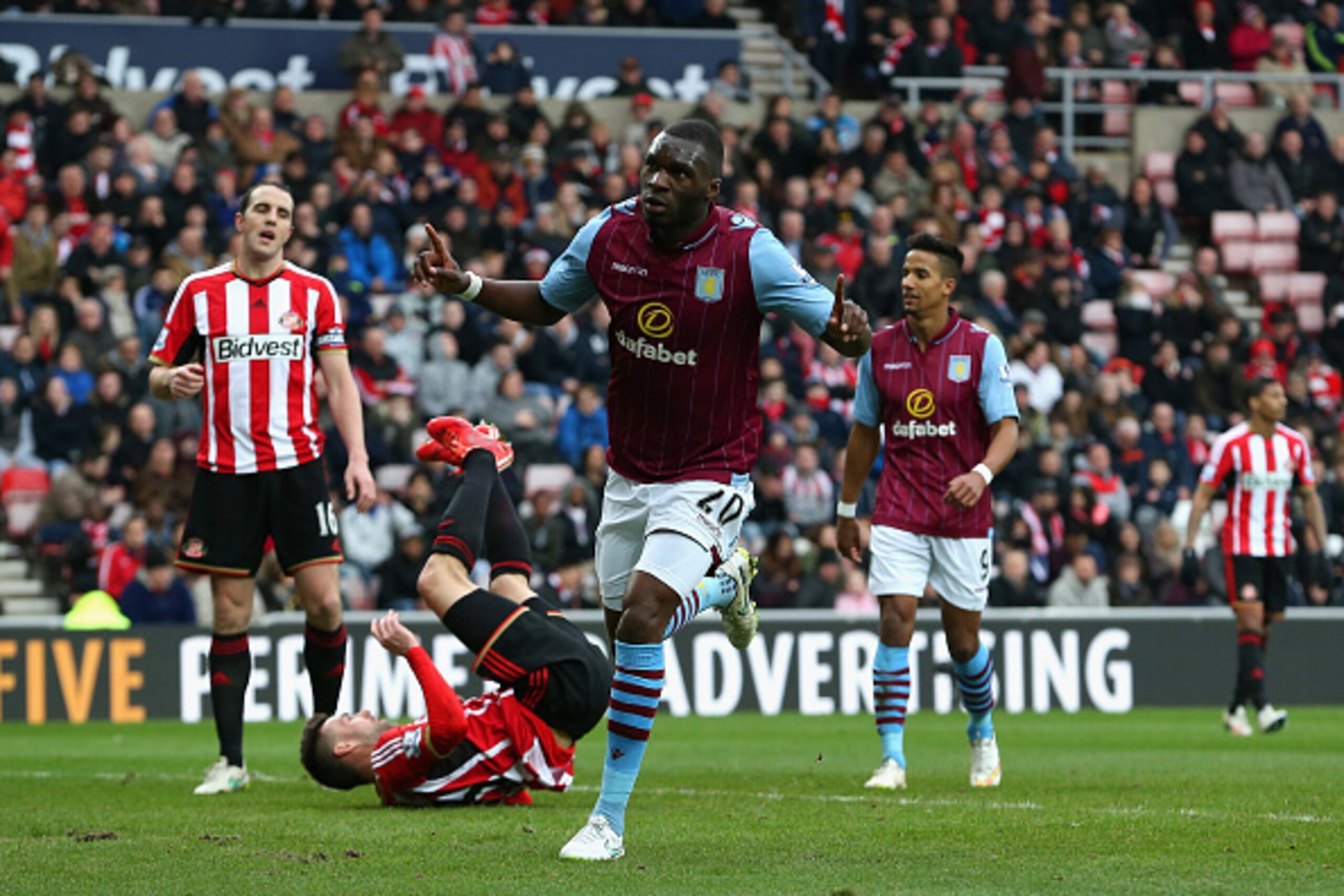 SUNDERLAND, ENGLAND - MARCH 14: Christian Benteke of Aston Villa celebrates scoring their fourth goal during the Barclays Premier League match between Sunderland and Aston Villa at Stadium of Light on March 14, 2015 in Sunderland, England. (Photo by Jan SUNDERLAND, ENGLAND - MARCH 14: Christian Benteke of Aston Villa celebrates scoring their fourth goal during the Barclays Premier League match between Sunderland and Aston Villa at Stadium of Light on March 14, 2015 in Sunderland, England. (Photo by Jan