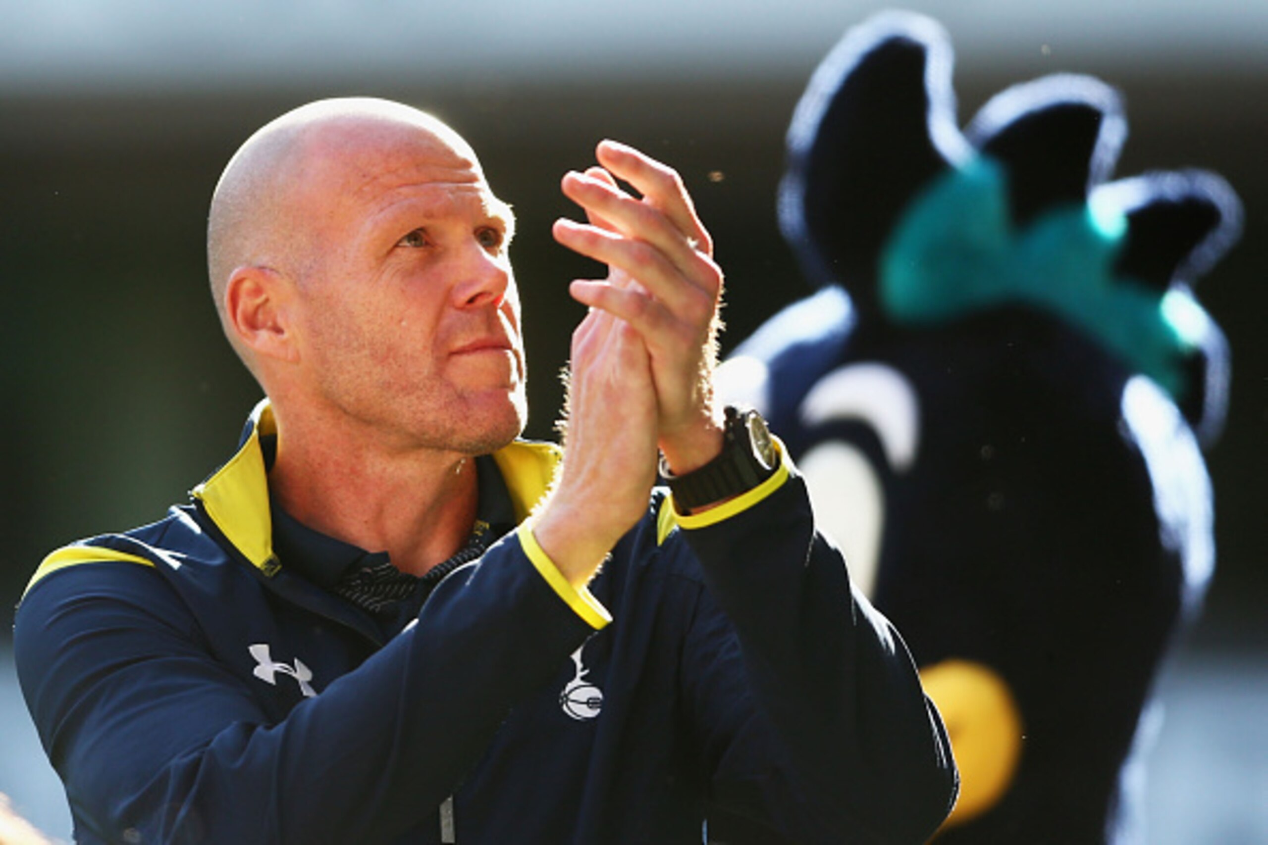 LONDON, ENGLAND - MAY 16:  Brad Friedel of Spurs applauds the fans after the Barclays Premier League match between  Tottenham Hotspur and Hull City at White Hart Lane on May 16, 2015 in London, England.  (Photo by Paul Gilham/Getty Images)