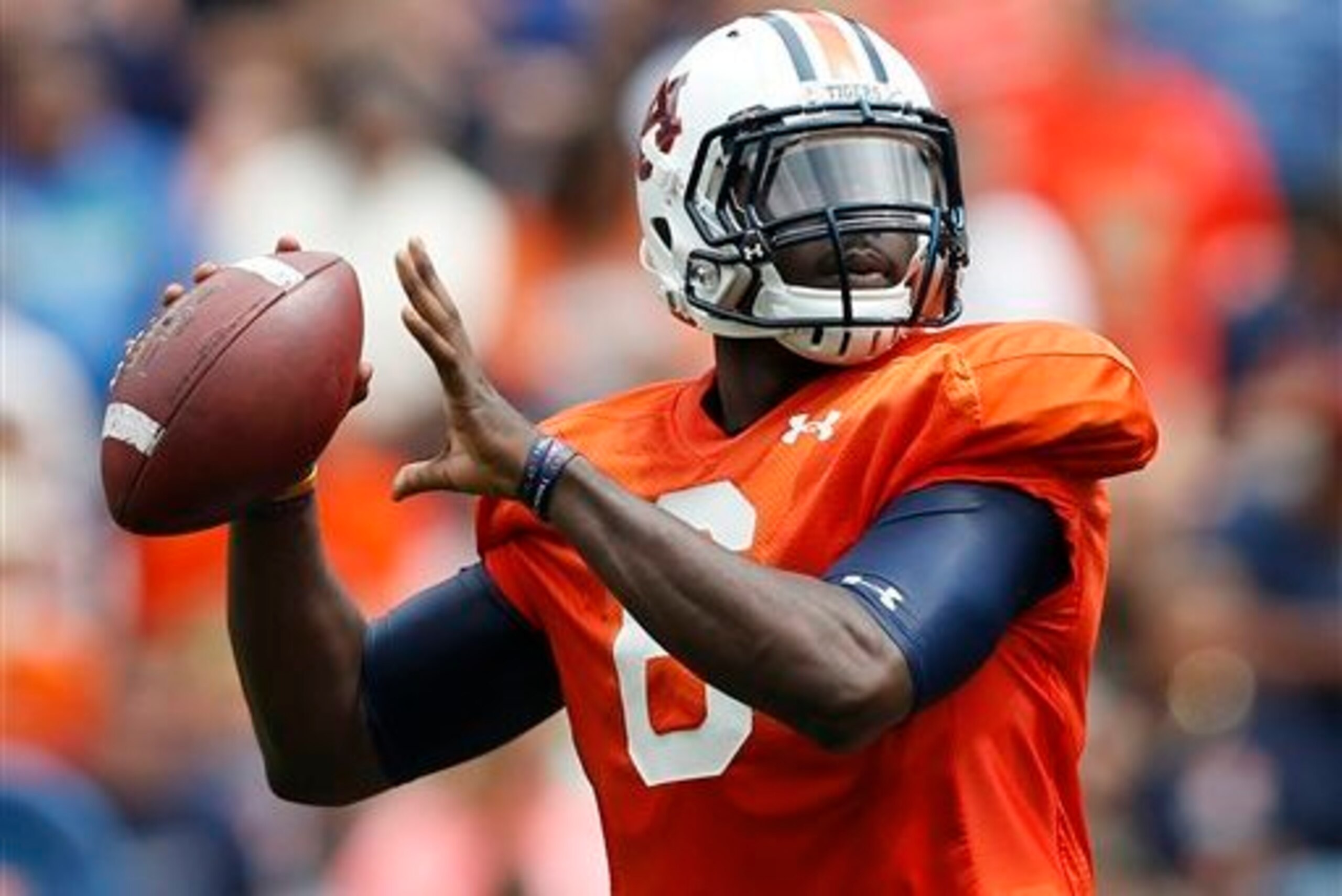Auburn QB Jeremy Johnson